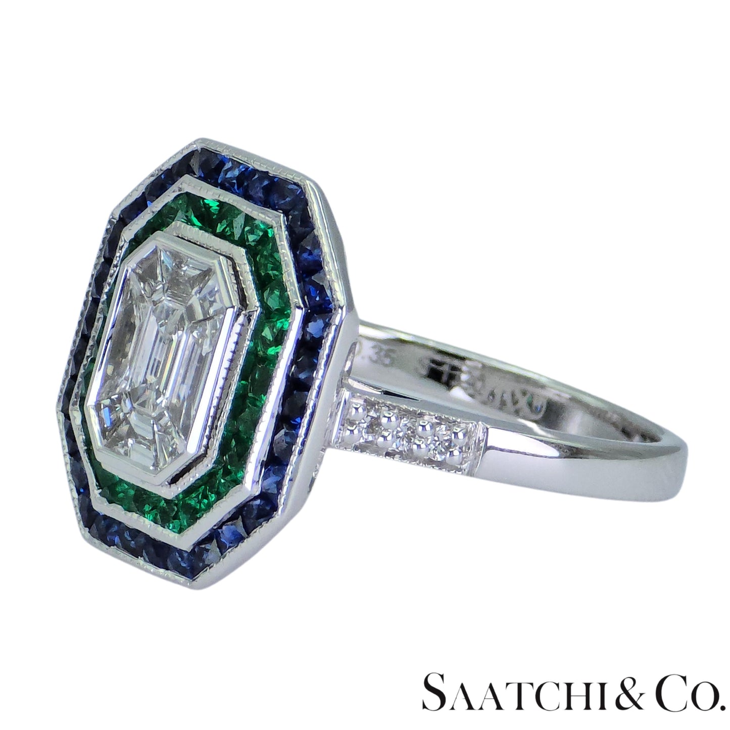 18K (750) Illusion Emerald Shape Natural Round VVS Diamond Sapphire Emerald Ring