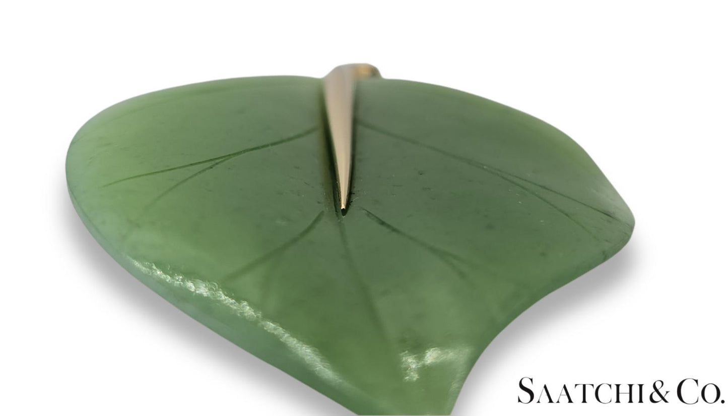 14K (585) Yellow Gold Natural Jade Stone Leaf Shape: Brooch/Pin