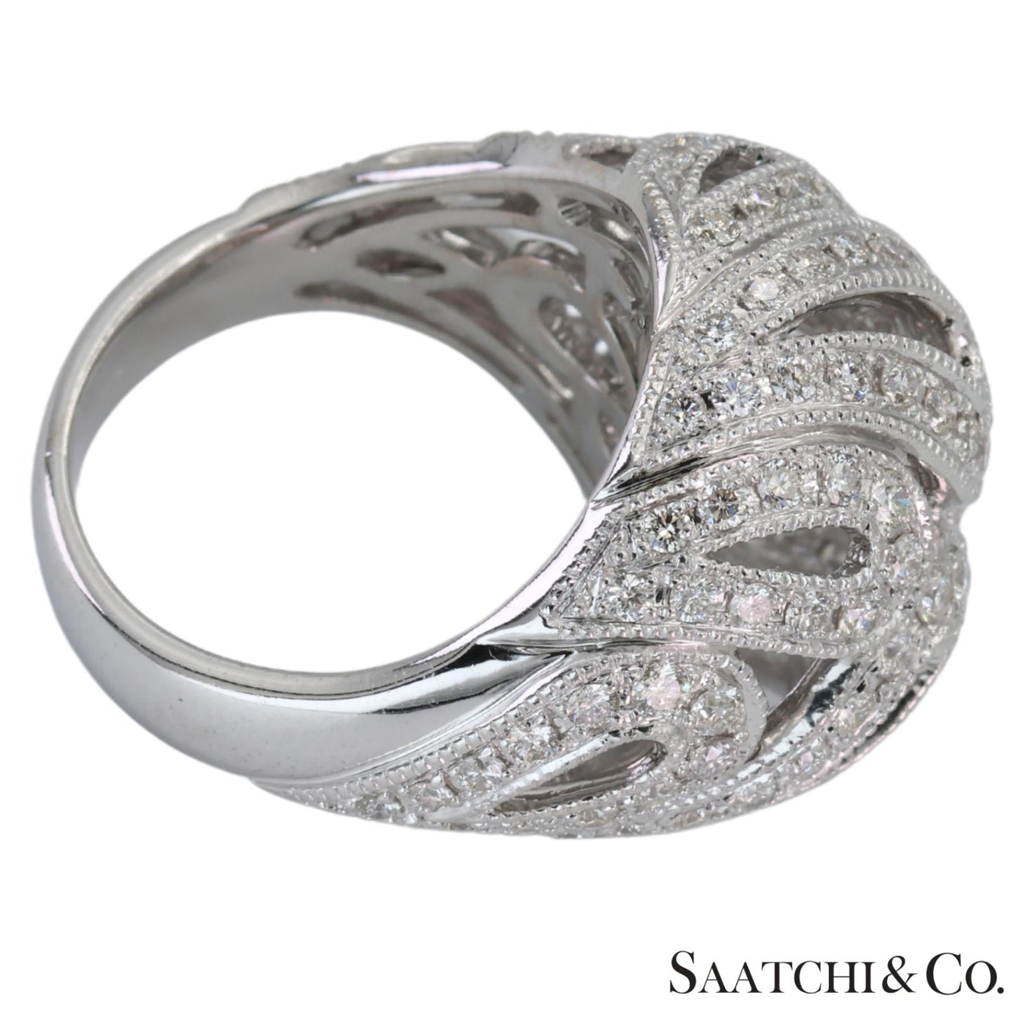 18k (750) Natural Diamond Cocktail Ring