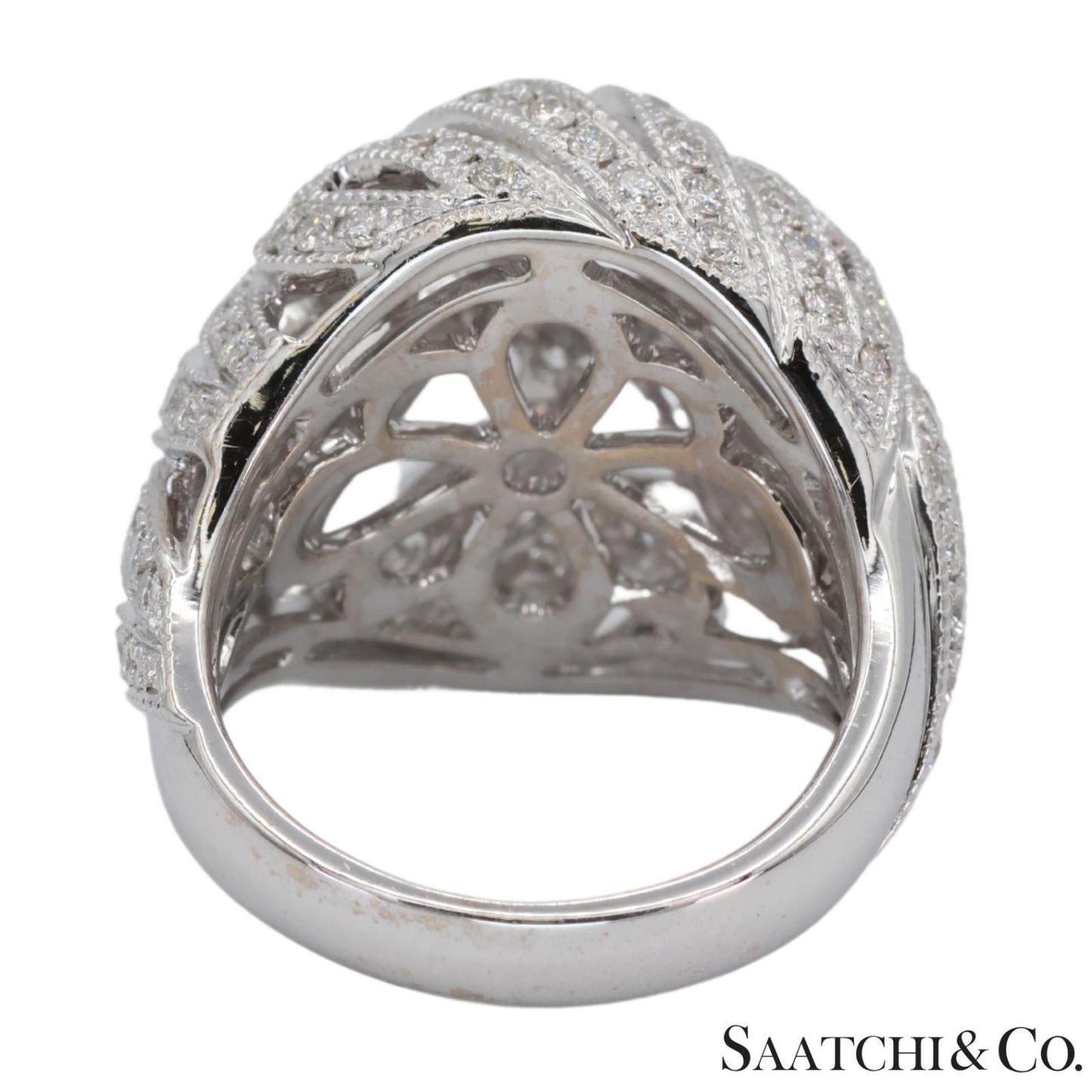 18k (750) Natural Diamond Cocktail Ring
