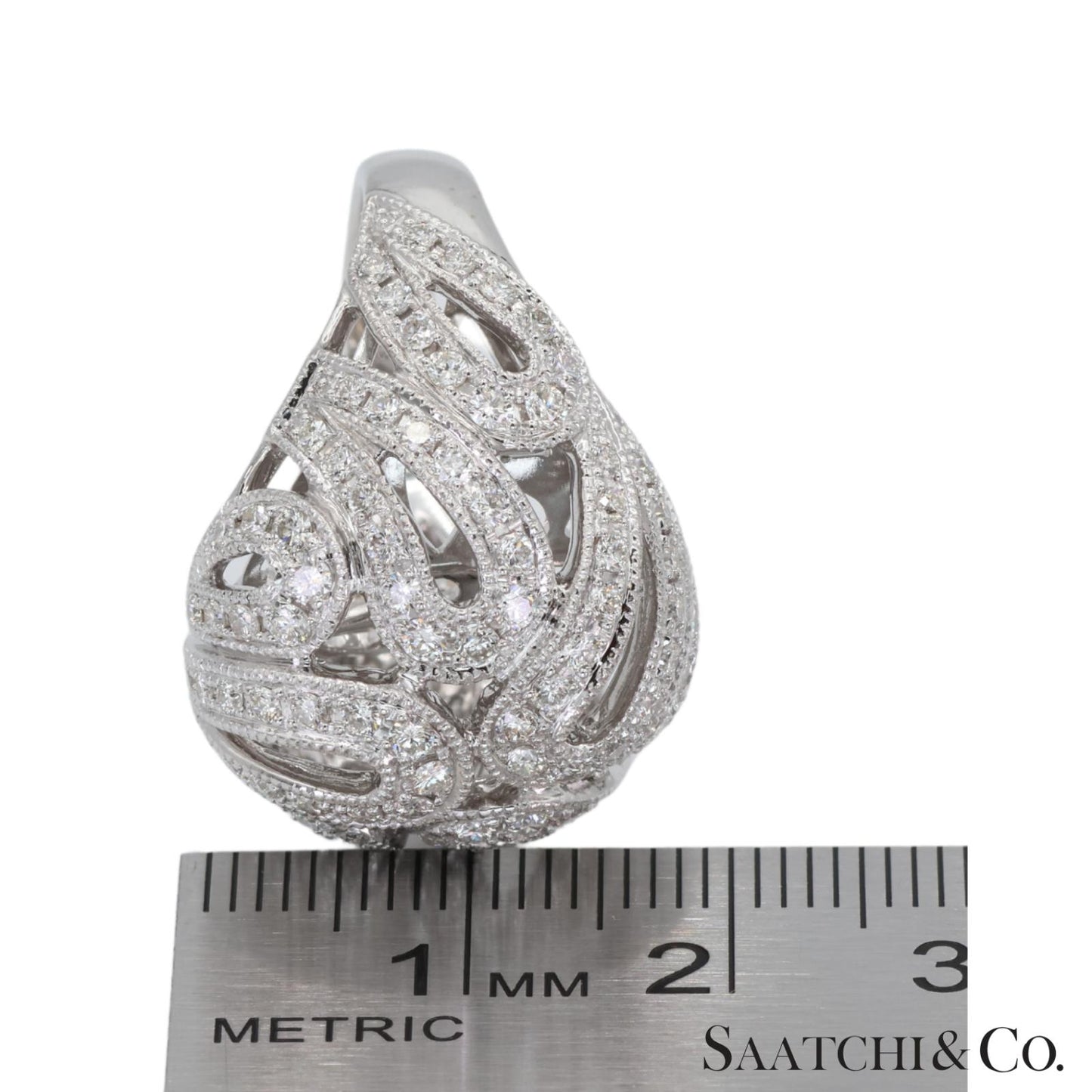 18k (750) Natural Diamond Cocktail Ring