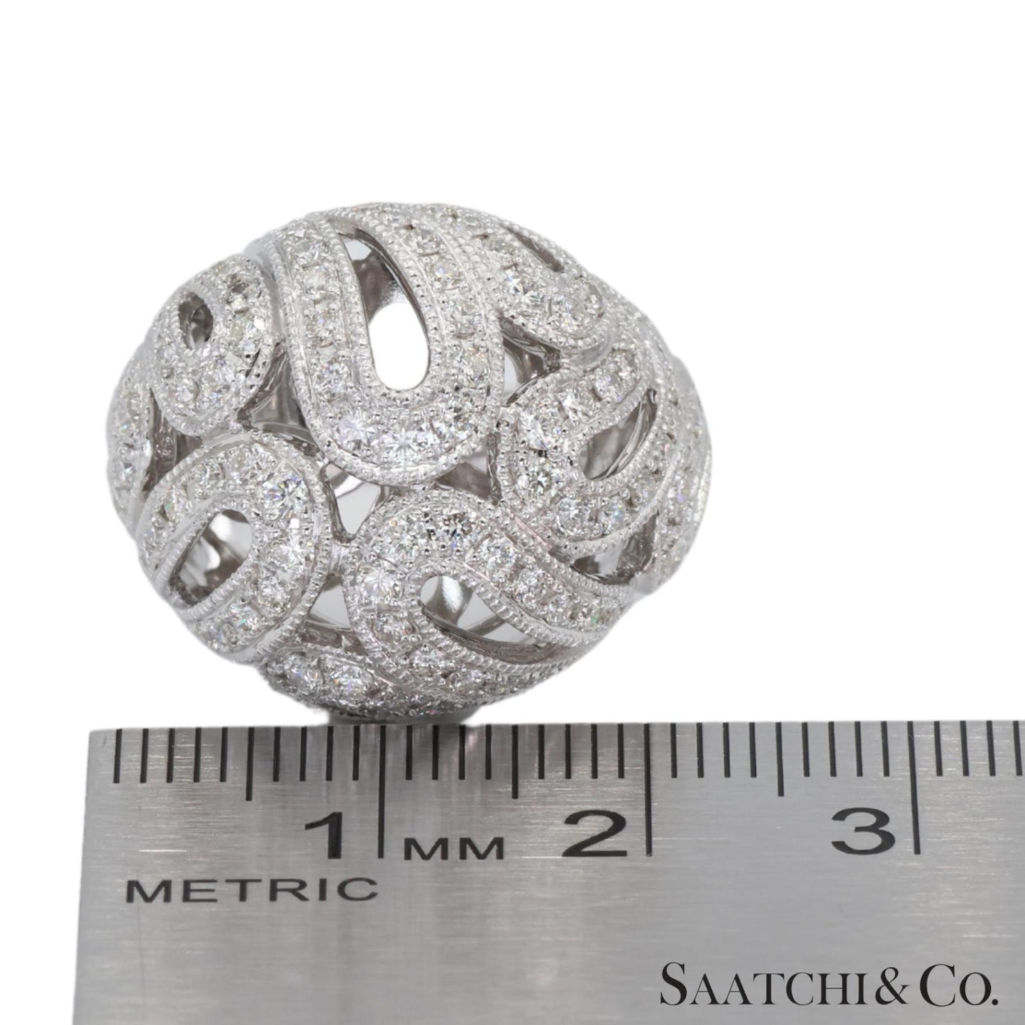 18k (750) Natural Diamond Cocktail Ring