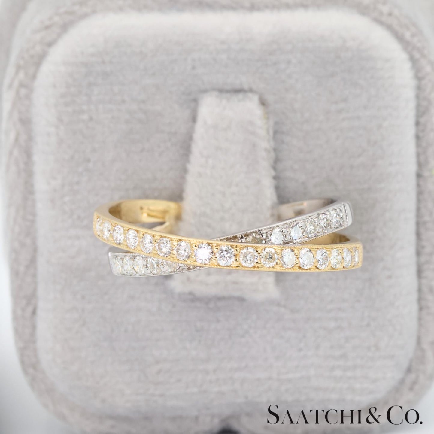 18k (750) Two tone Natural DIamond Ring