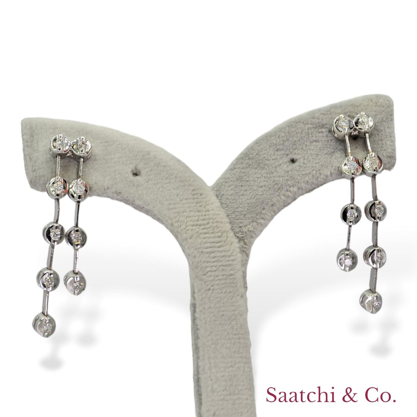 18k (750) White Gold Natural Diamond Chain Earrings