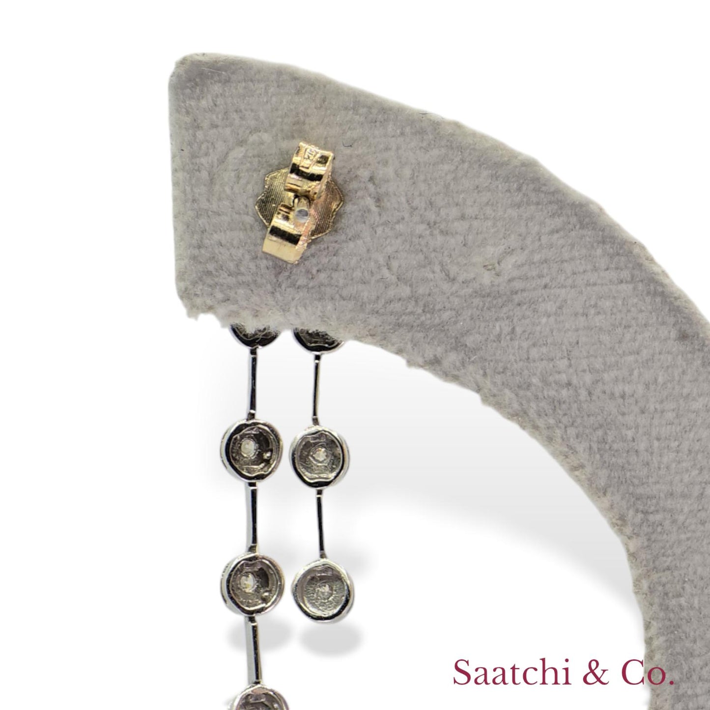 18k (750) White Gold Natural Diamond Chain Earrings