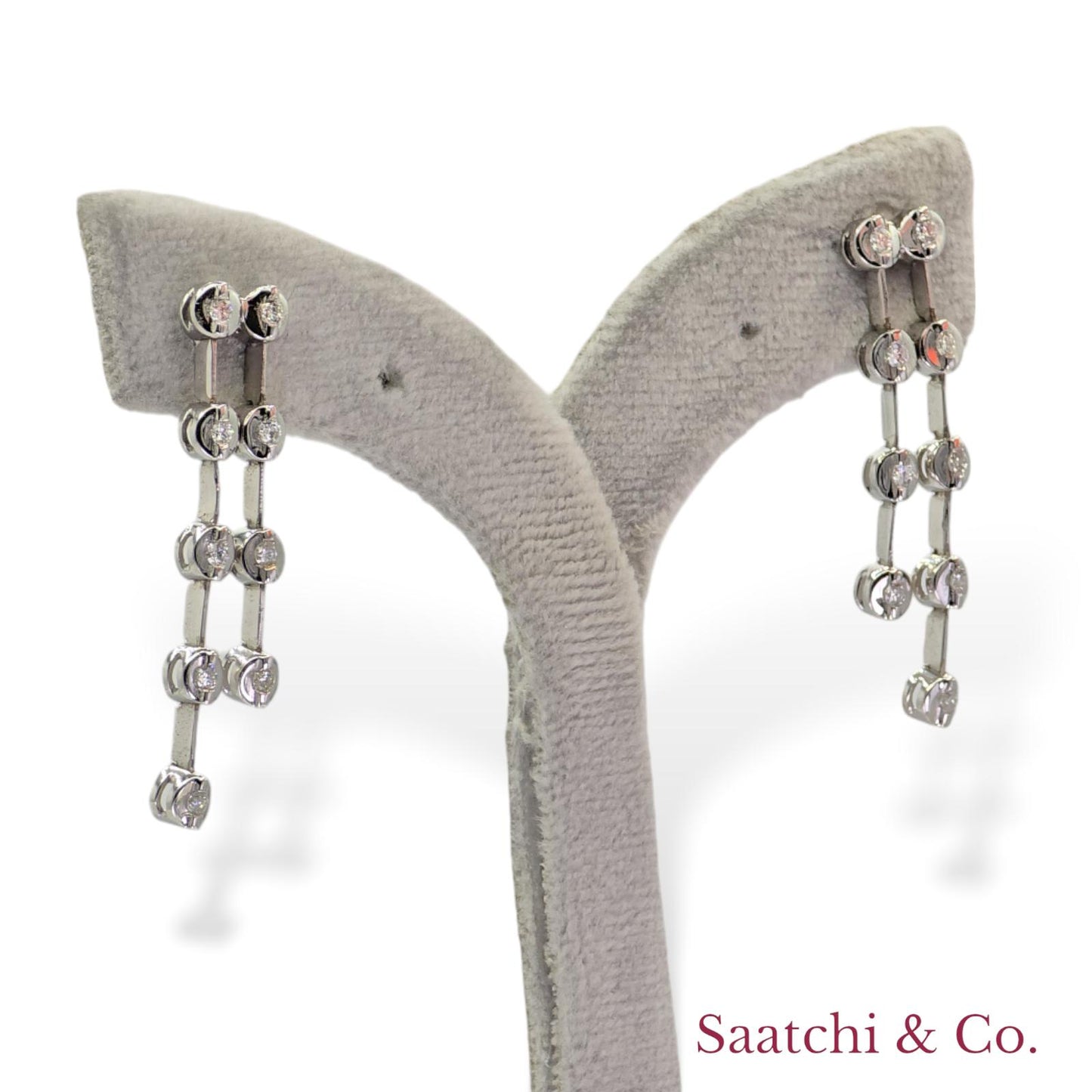 18k (750) White Gold Natural Diamond Chain Earrings