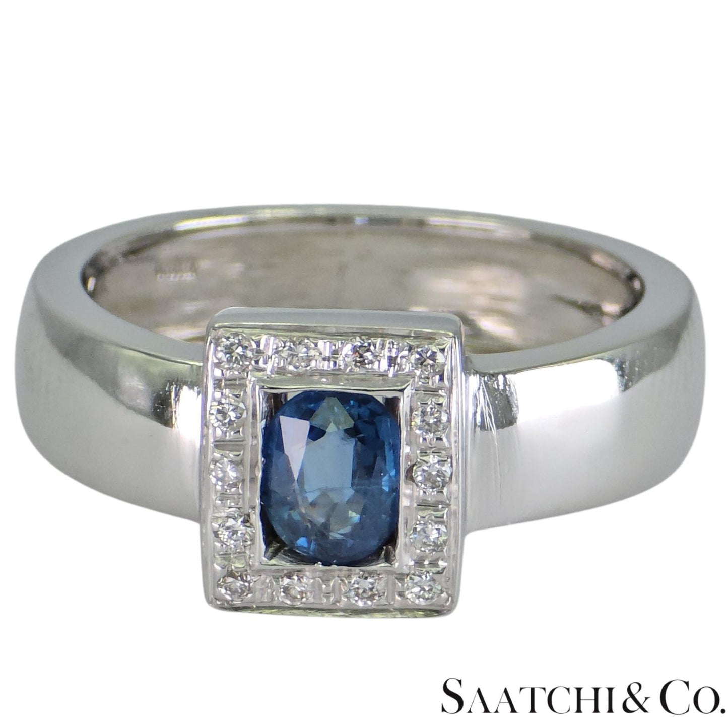 18k (750) White Gold Natural Oval Sapphire And Natural Diamond Ring