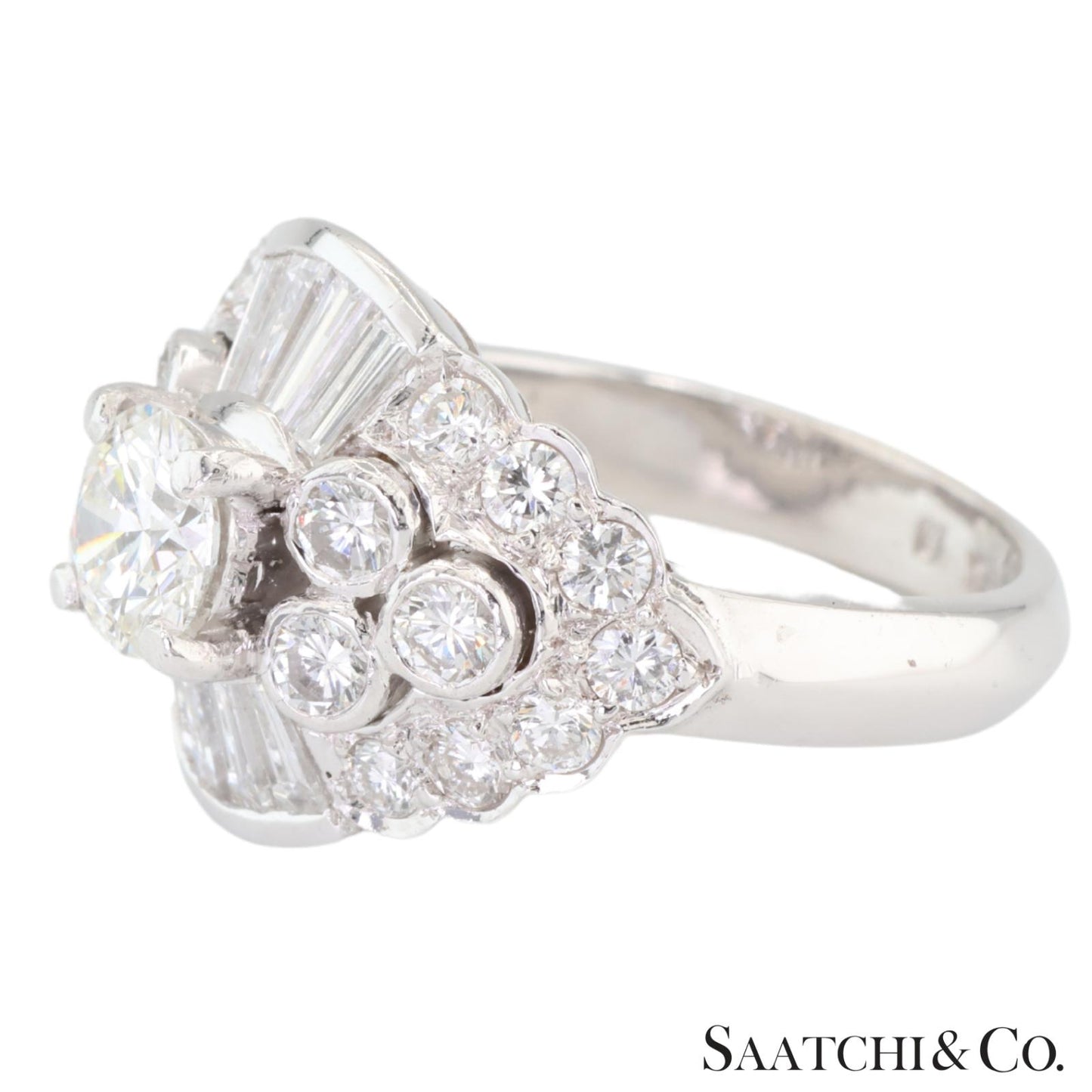 18k (750) White Gold Natural White Diamond Cocktail Ring