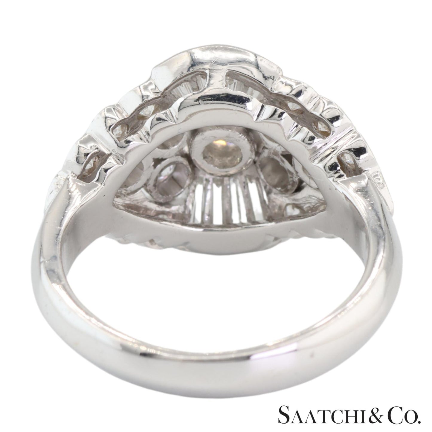 18k (750) White Gold Natural White Diamond Cocktail Ring
