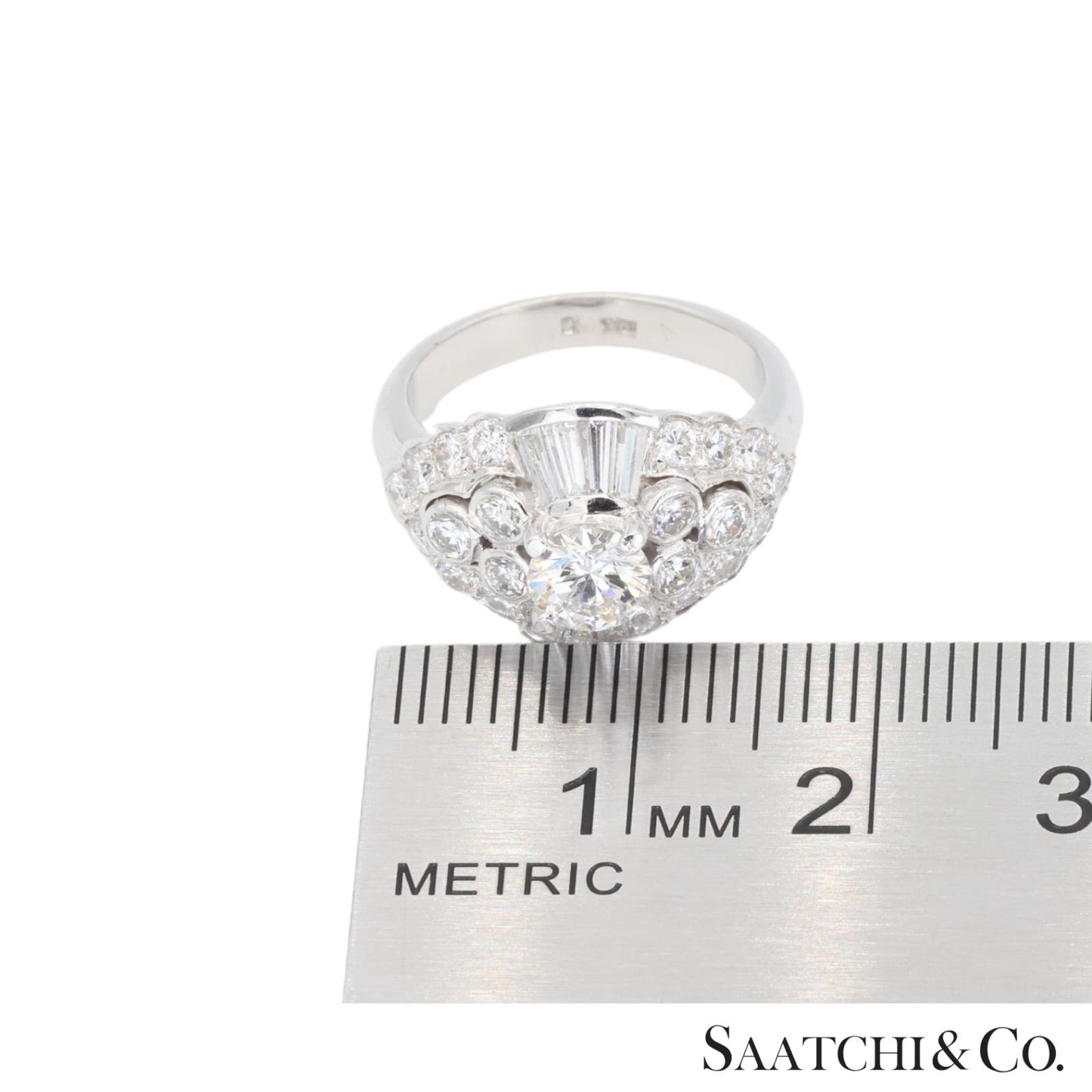 18k (750) White Gold Natural White Diamond Cocktail Ring