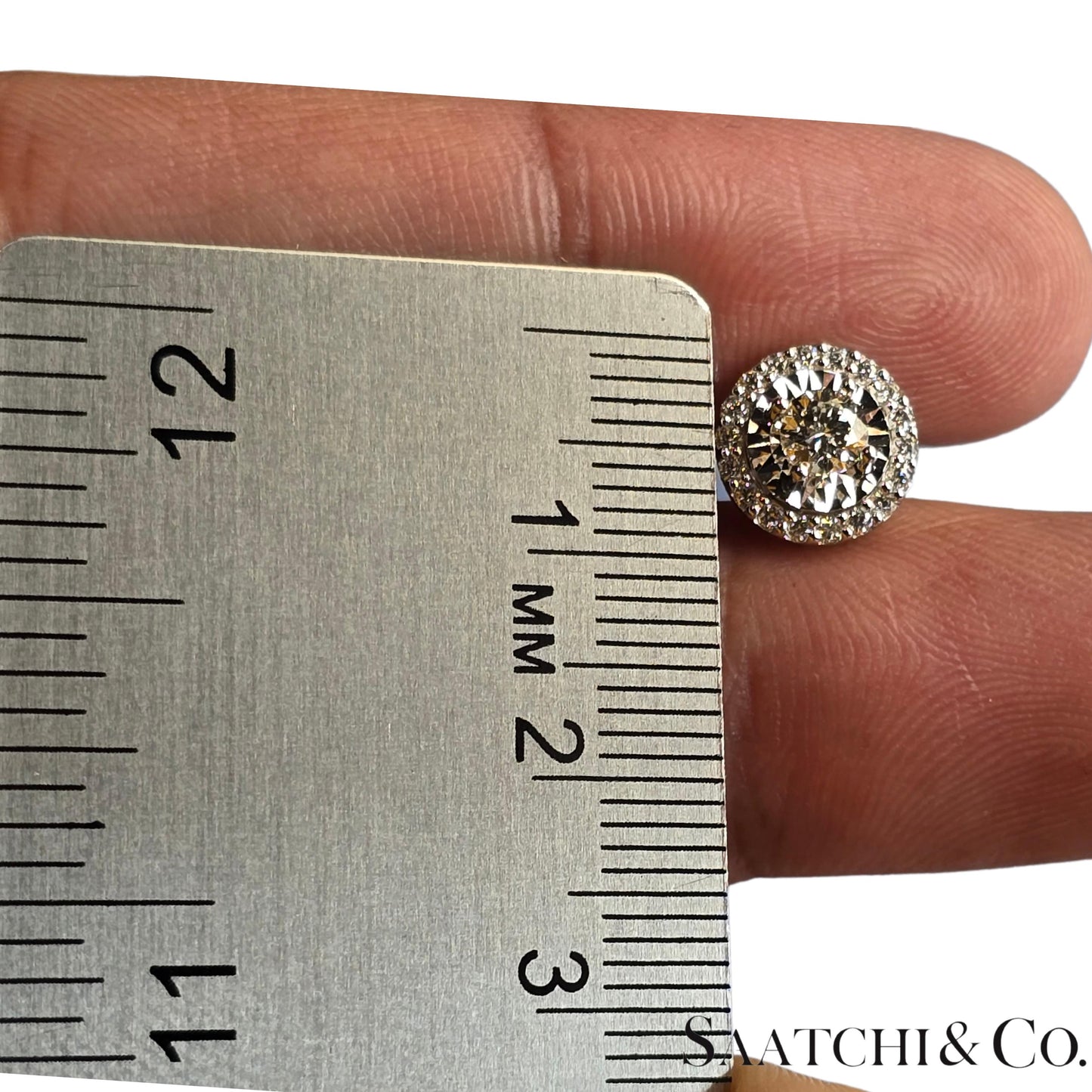 18K (750) White Gold - VVS Natural Diamond: Stud Earring