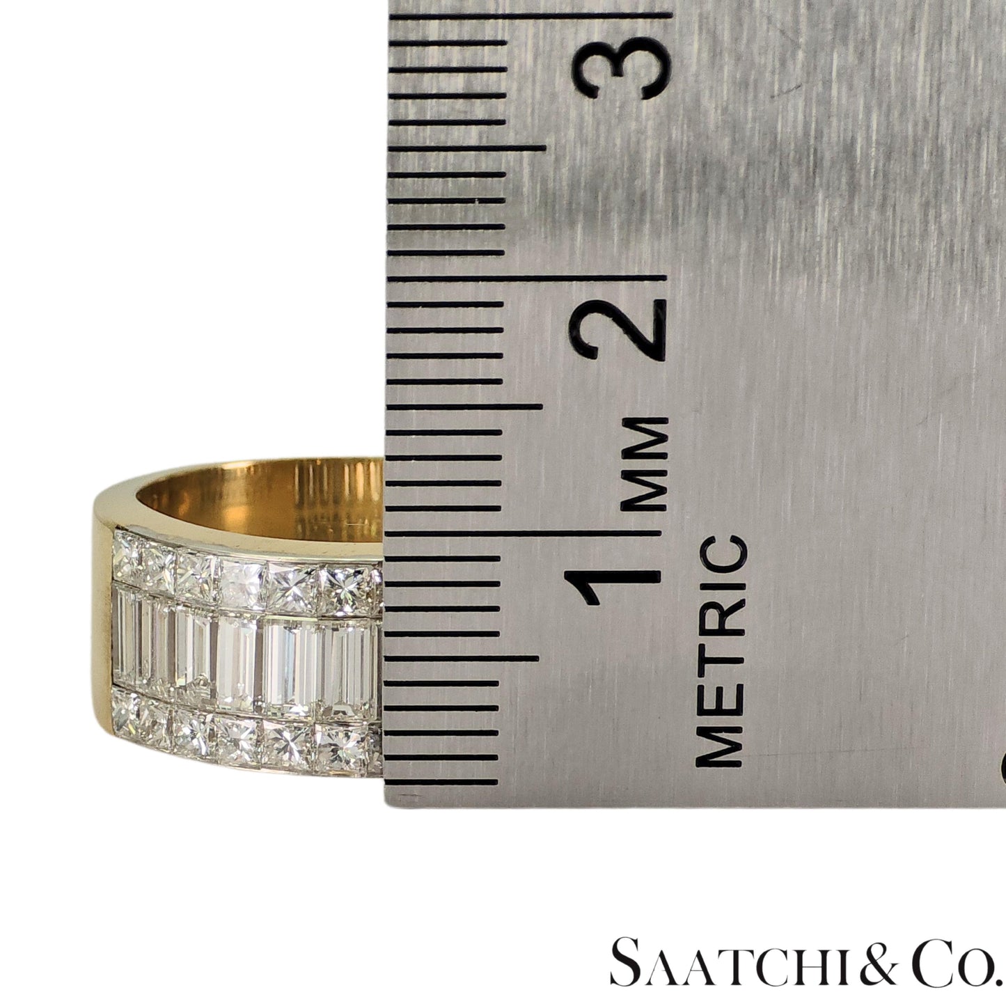 18k (750) Yellow Gold Natural Diamond Ring