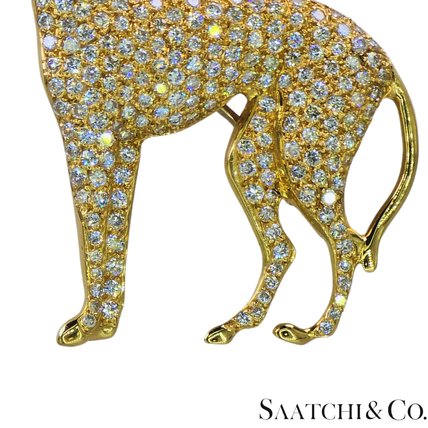 18k (750) Yellow Gold Natural Diamond Dog shape Brooch