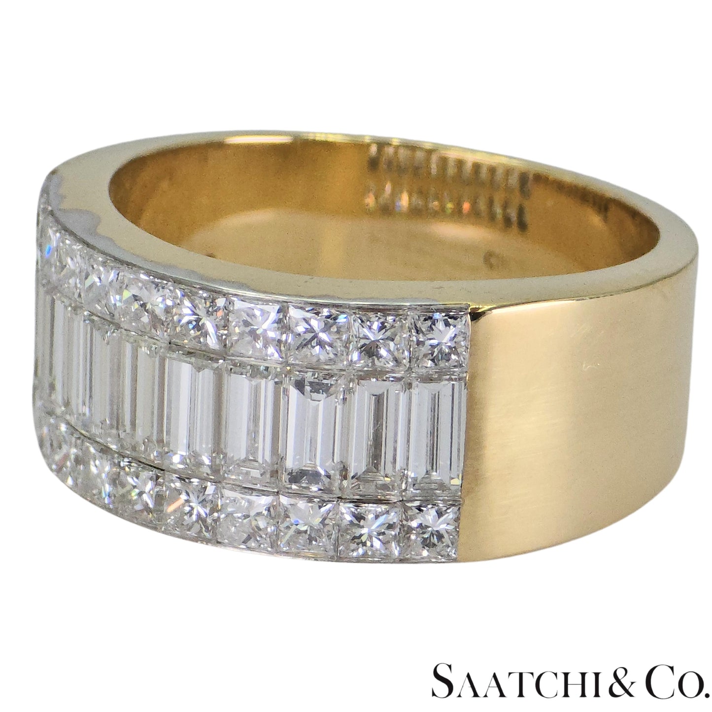 18k (750) Yellow Gold Natural Diamond Ring