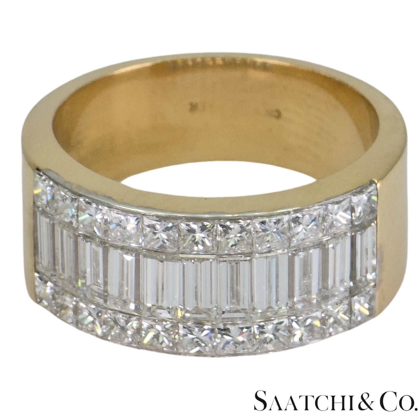 18k (750) Yellow Gold Natural Diamond Ring