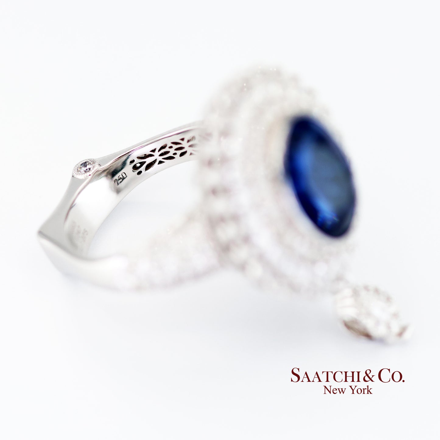 18k (750) White Gold Convertible Ring in Natural Sapphire and Natural Diamond