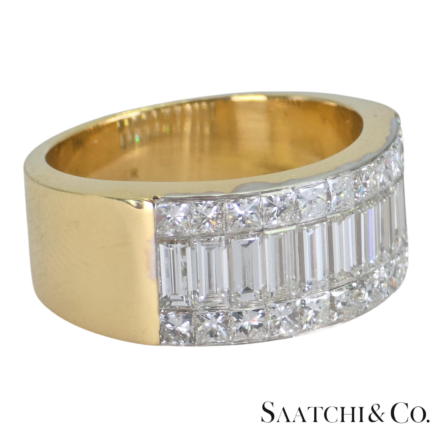 18k (750) Yellow Gold Natural Diamond Ring