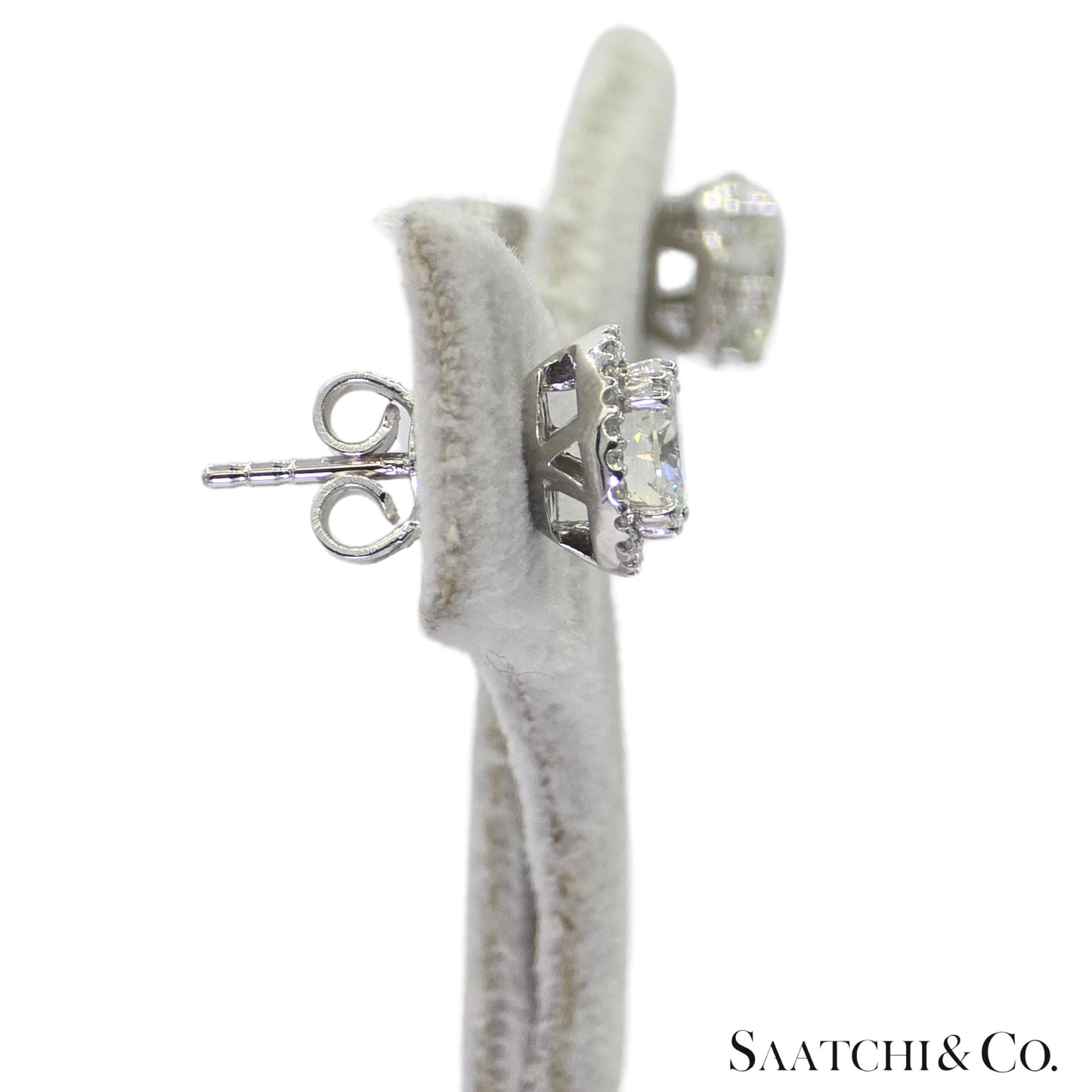 GIA Hilo Stud Natural Diamond Earring White 18k Gold