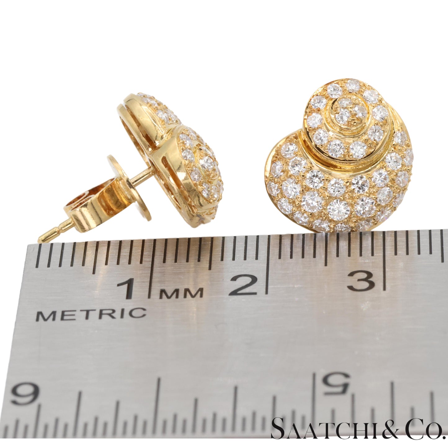 18k (750) Yellow Gold Stunning DIamond Studed Earrings