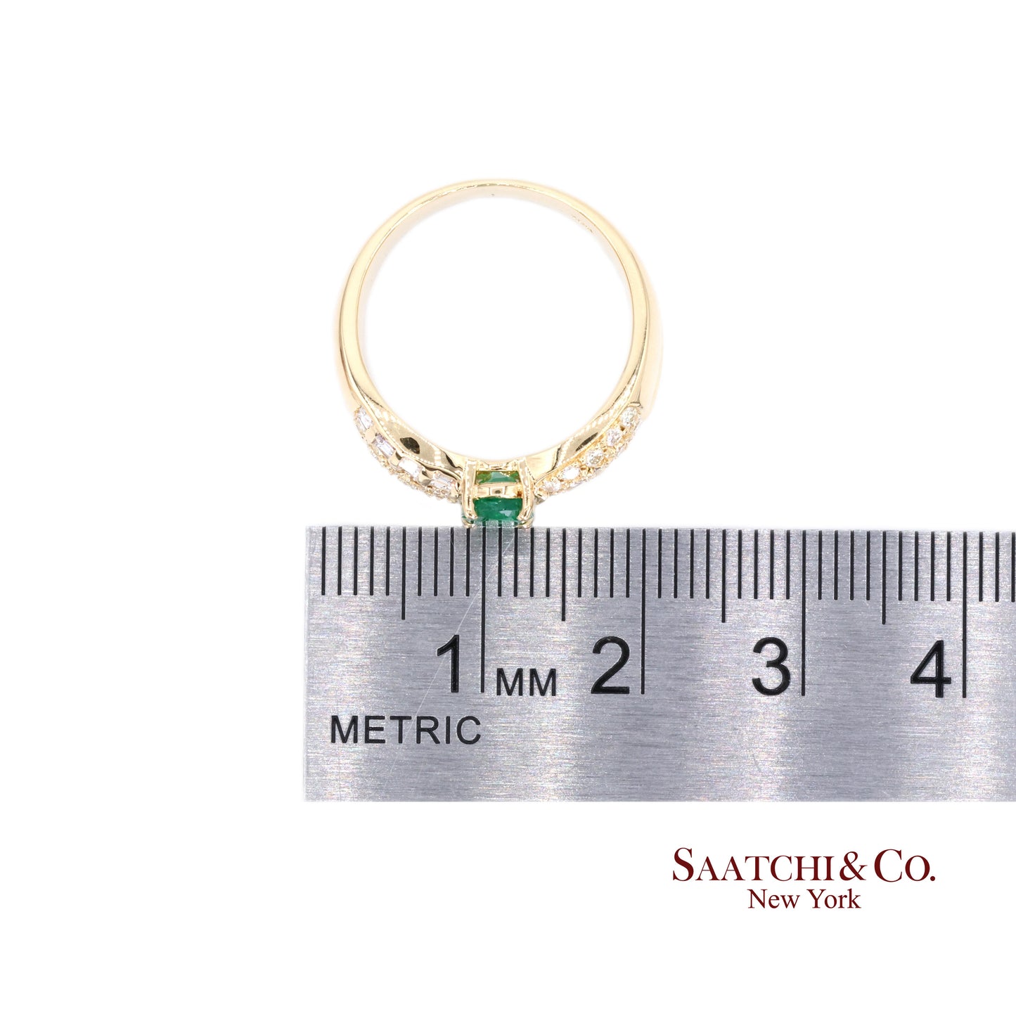 18k (750) Yellow Gold Natural Emerald and Diamond Ring