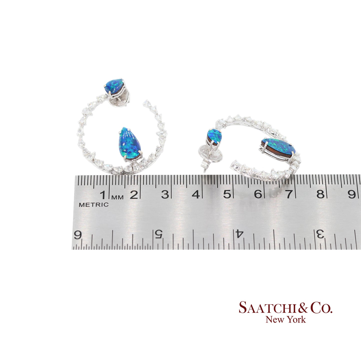 18K (750) White Gold Natural Diamond and Natural Opal Earring