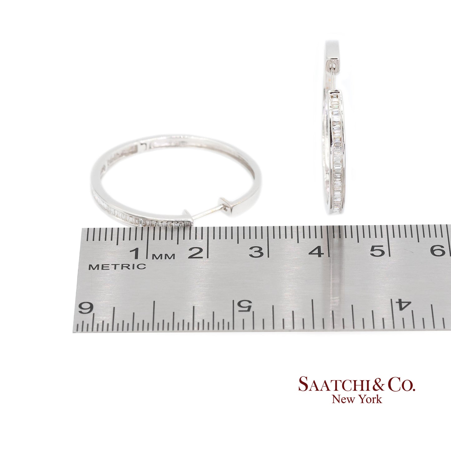 18K White Gold Natural Diamond Hoop Earring