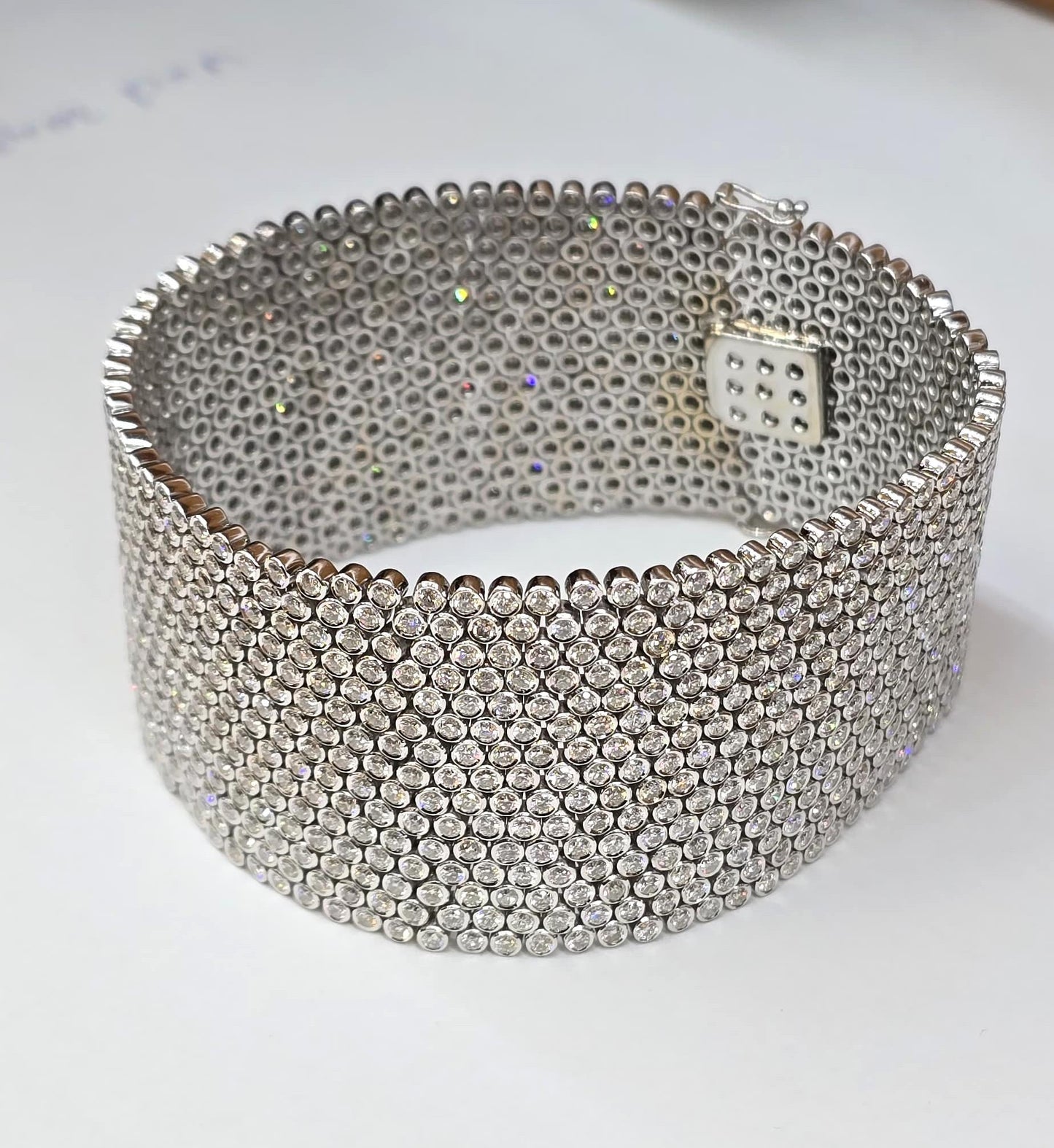 18k (750) White Gold Natural Diamond Wide Mesh Bracelet 15 Rows