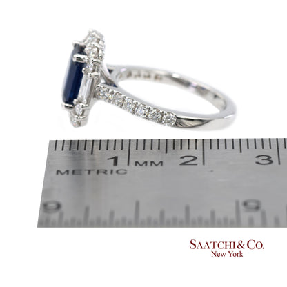 Exquisite 18K (750) White Gold Royal Blue Sapphire and Natural Diamond Ring