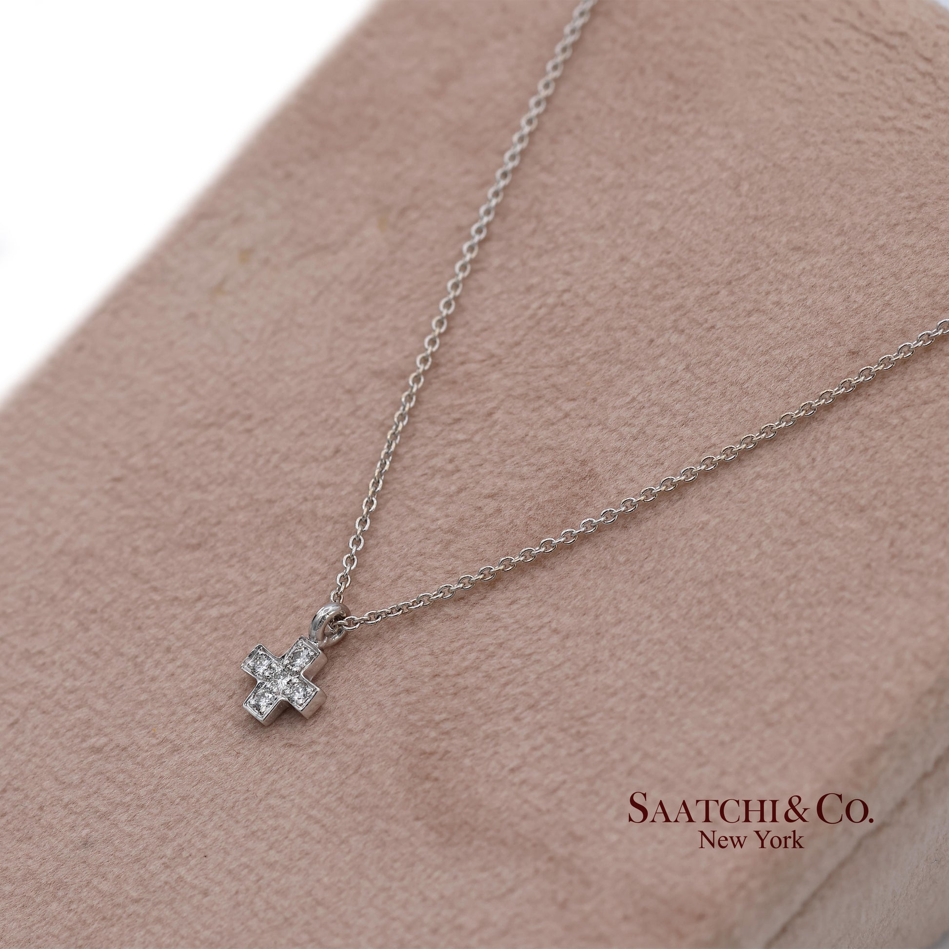18K(750) White Gold Natural Diamond Small Cross Pendant Necklace with Chain