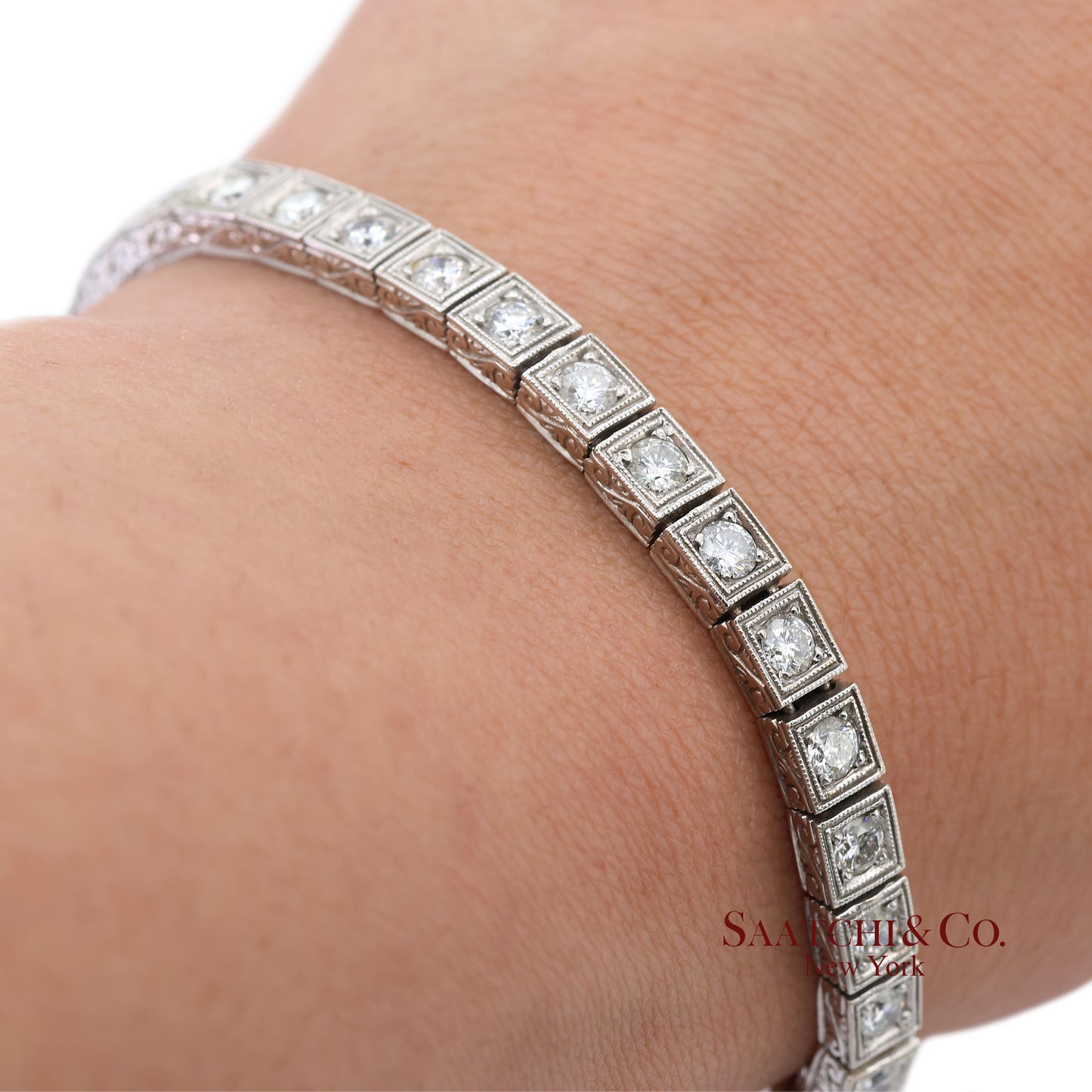 Vintage 18K 750 White Gold Natural Diamond Engraved & Milgrain Tennis Bracelet