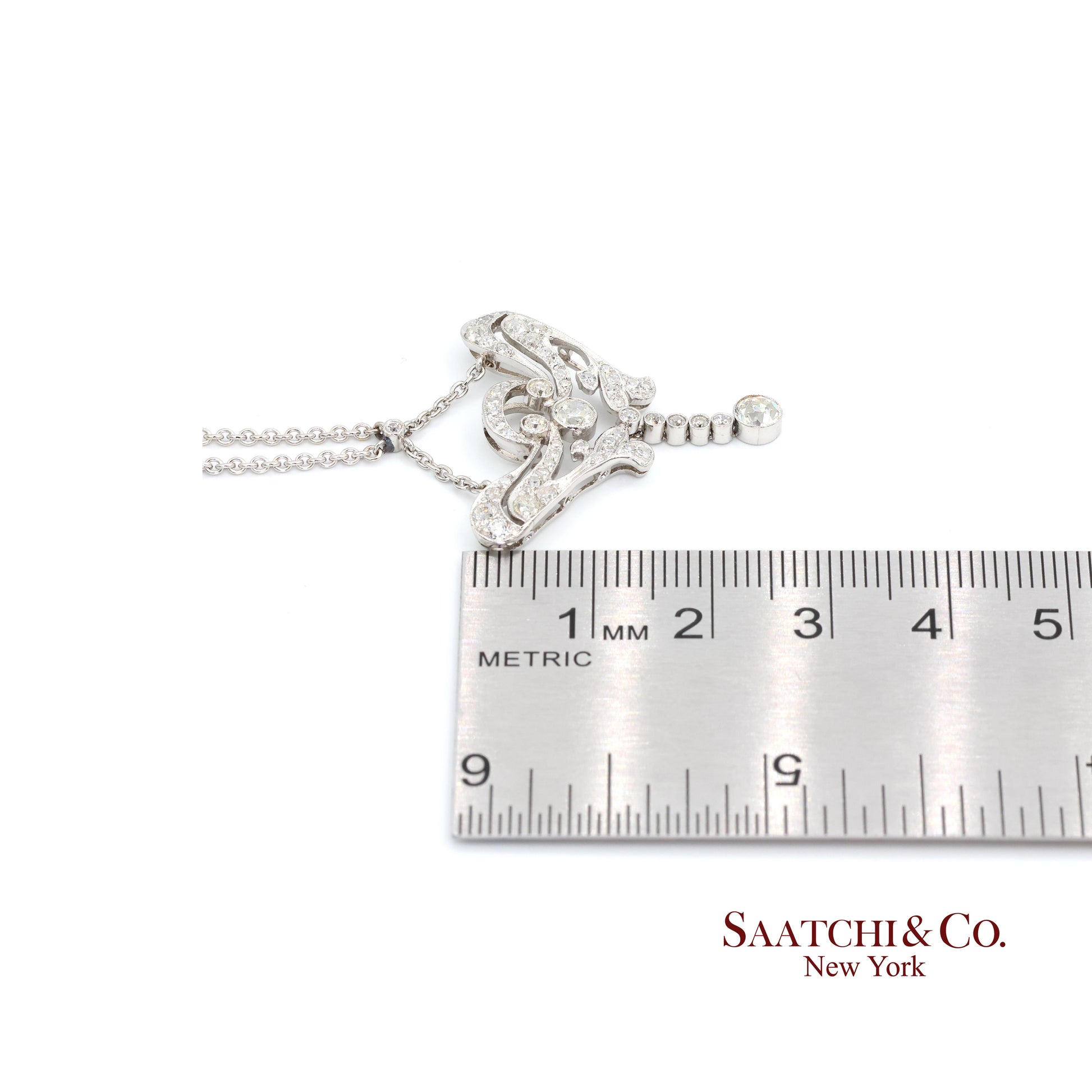 18K(750) White Diamond Vintage Pendant with Chain Necklace