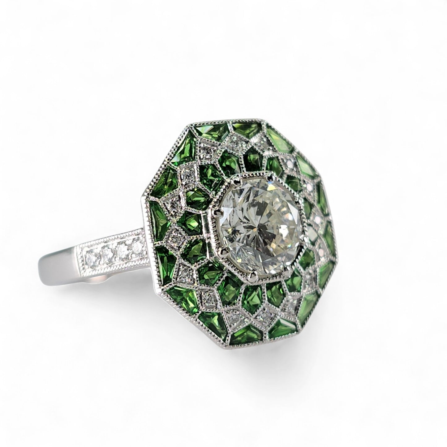 GIA Certified - Natural Tsavorite & Diamond Platinum (950): Ring