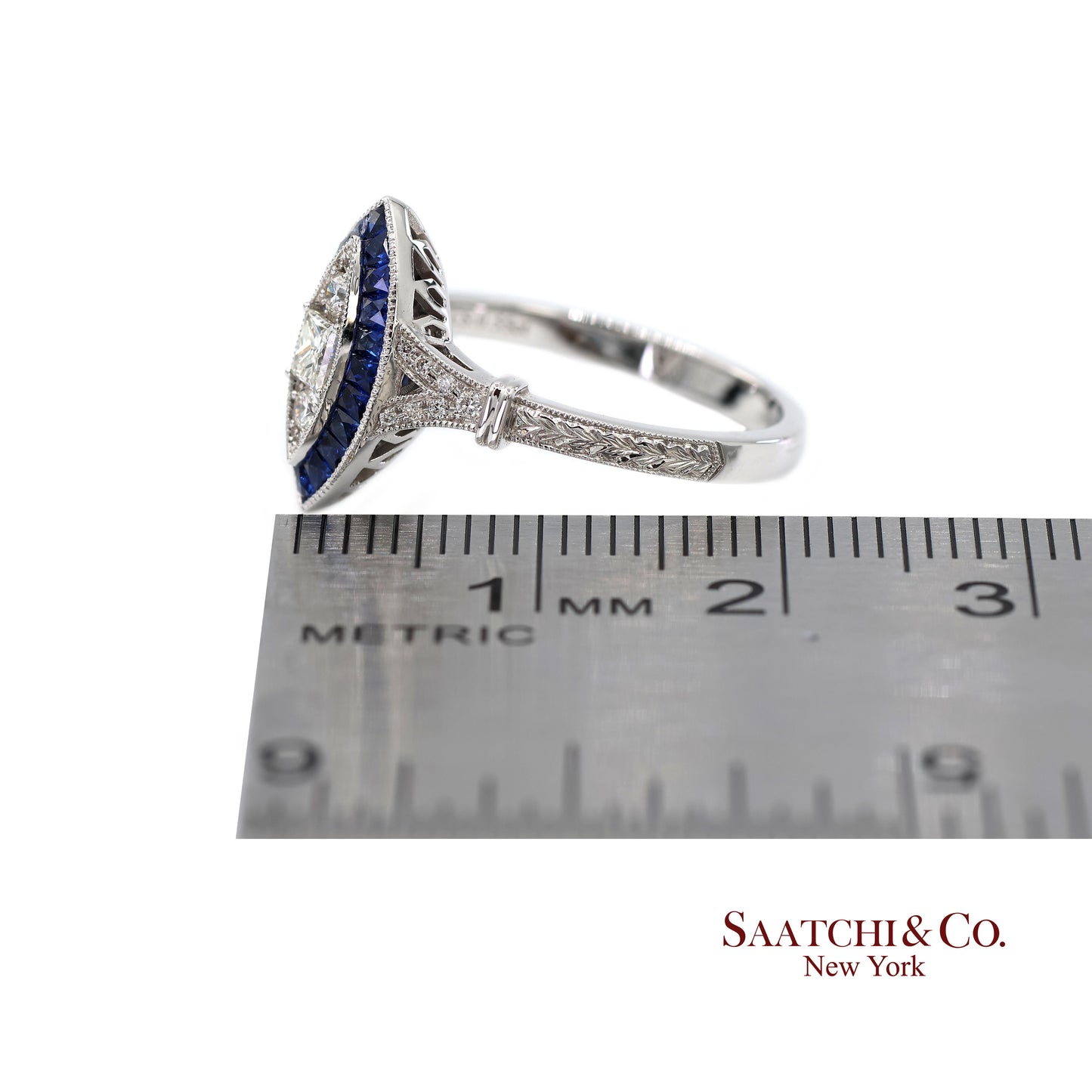 18K (750) White Gold Natural Diamond and Sapphire Marquise Milgrain Ring