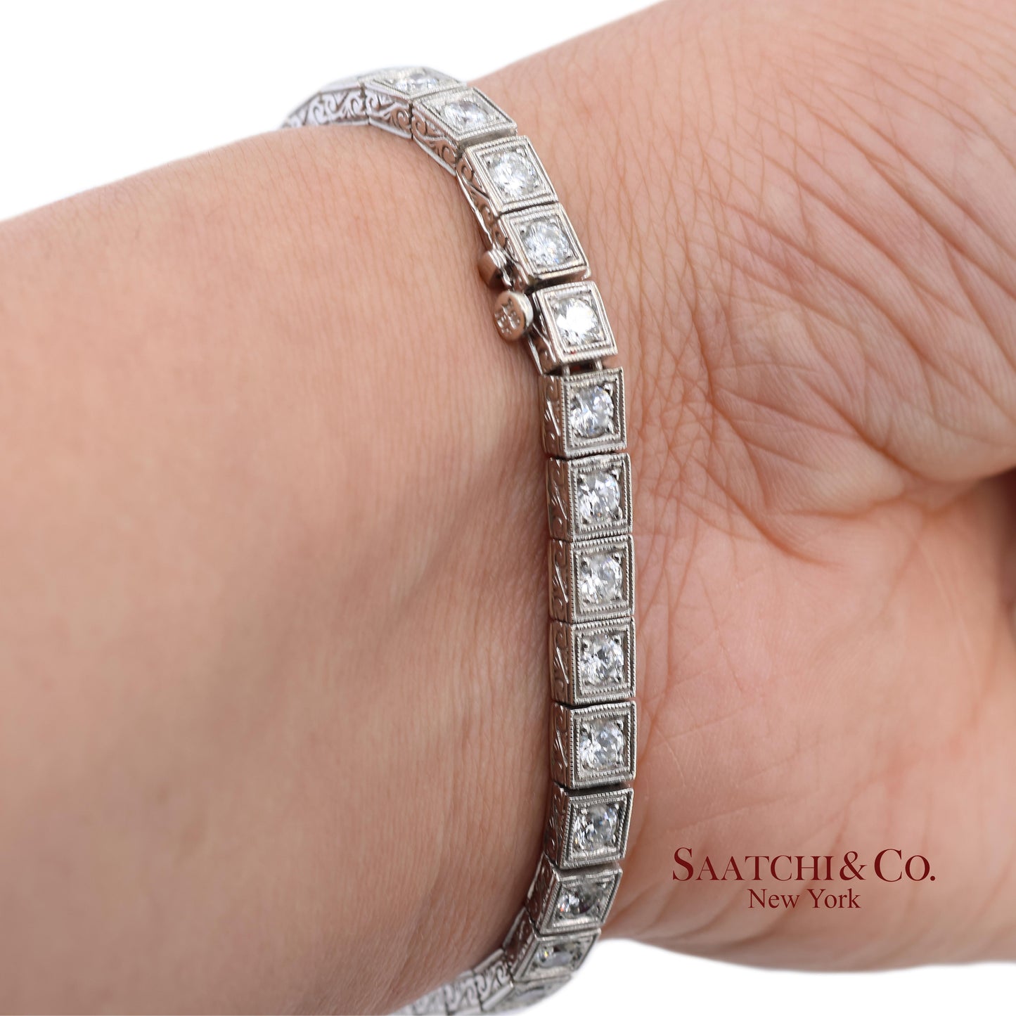 Vintage 18K 750 White Gold Natural Diamond Engraved & Milgrain Tennis Bracelet