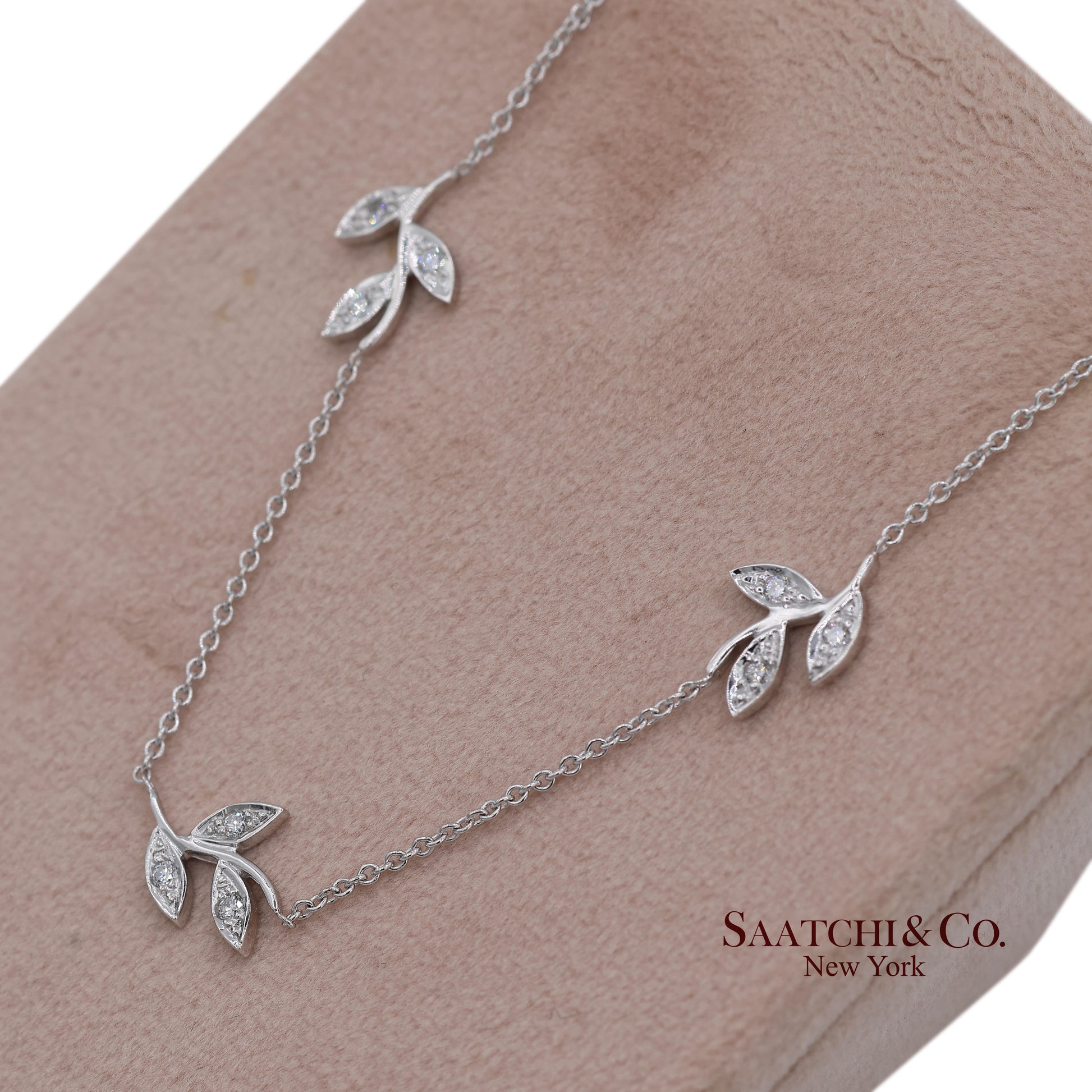 18K(750) White Gold Natural Diamond Leaf Pendant Necklace with Chain