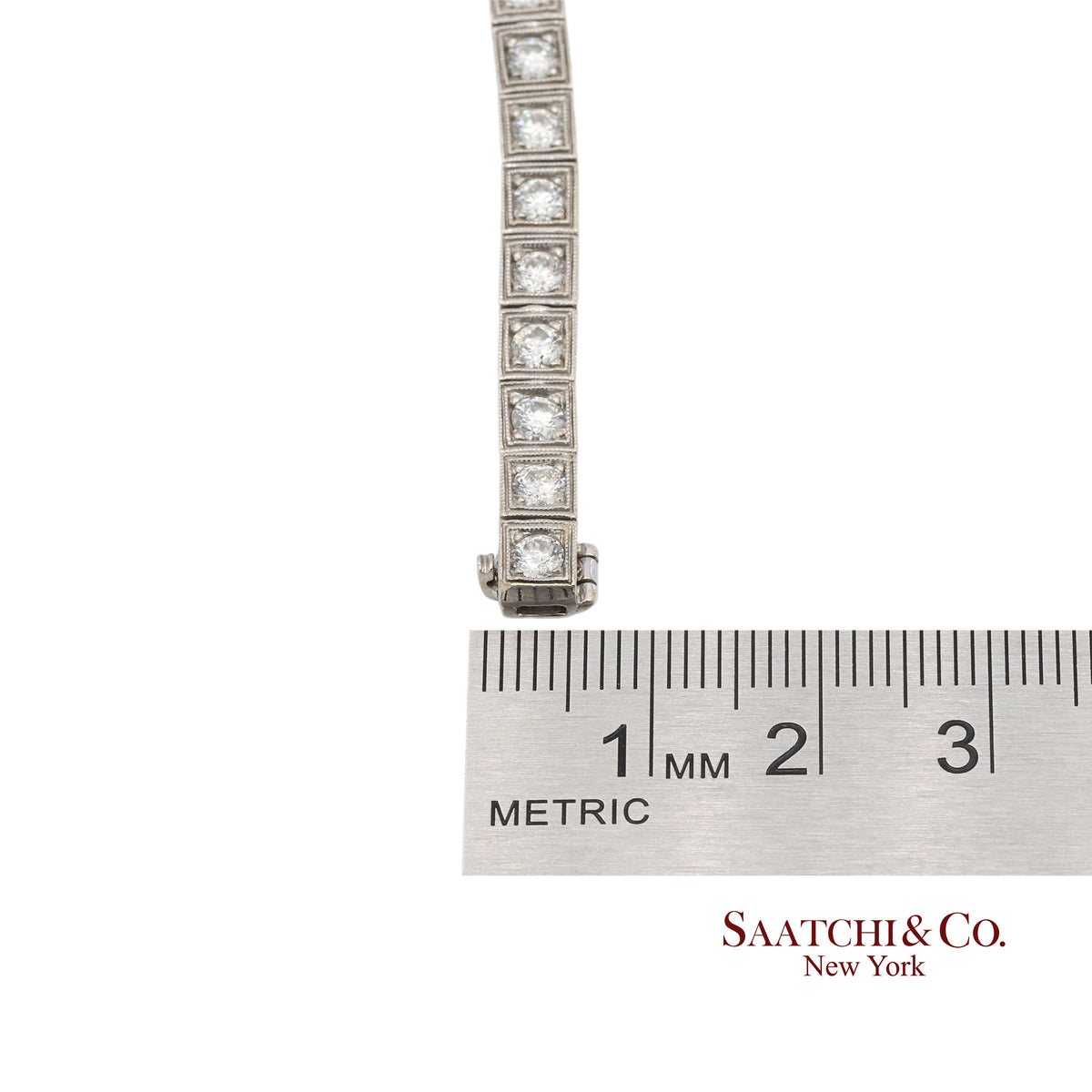 Vintage 18K 750 White Gold Natural Diamond Engraved & Milgrain Tennis Bracelet