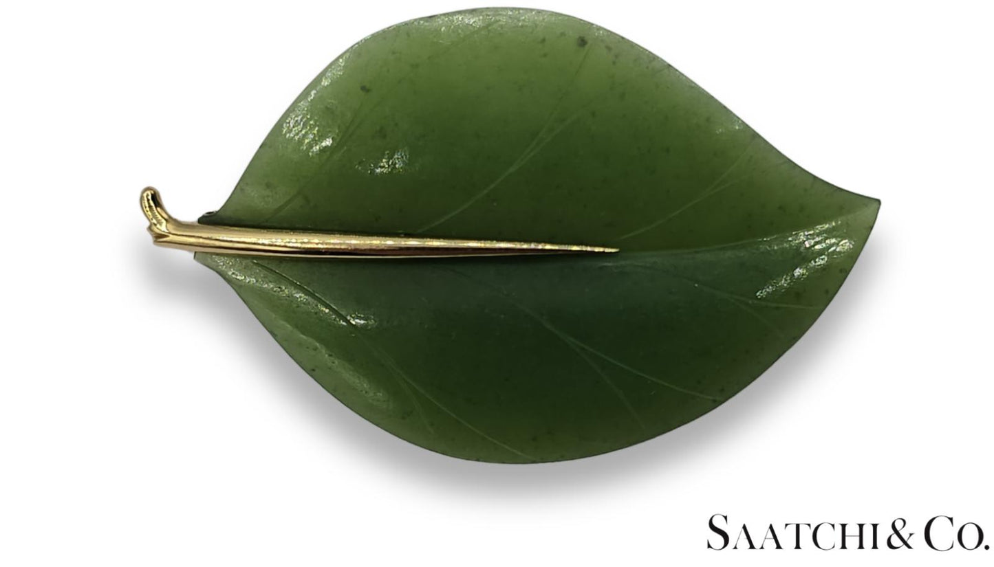 14K (585) Yellow Gold Natural Jade Stone Leaf Shape: Brooch/Pin