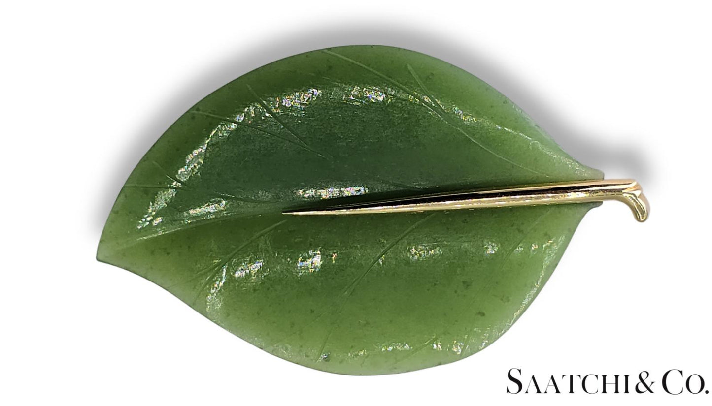 14K (585) Yellow Gold Natural Jade Stone Leaf Shape: Brooch/Pin