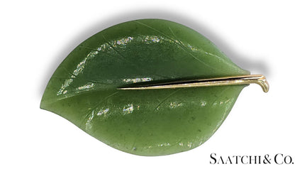 14K (585) Yellow Gold Natural Jade Stone Leaf Shape: Brooch/Pin