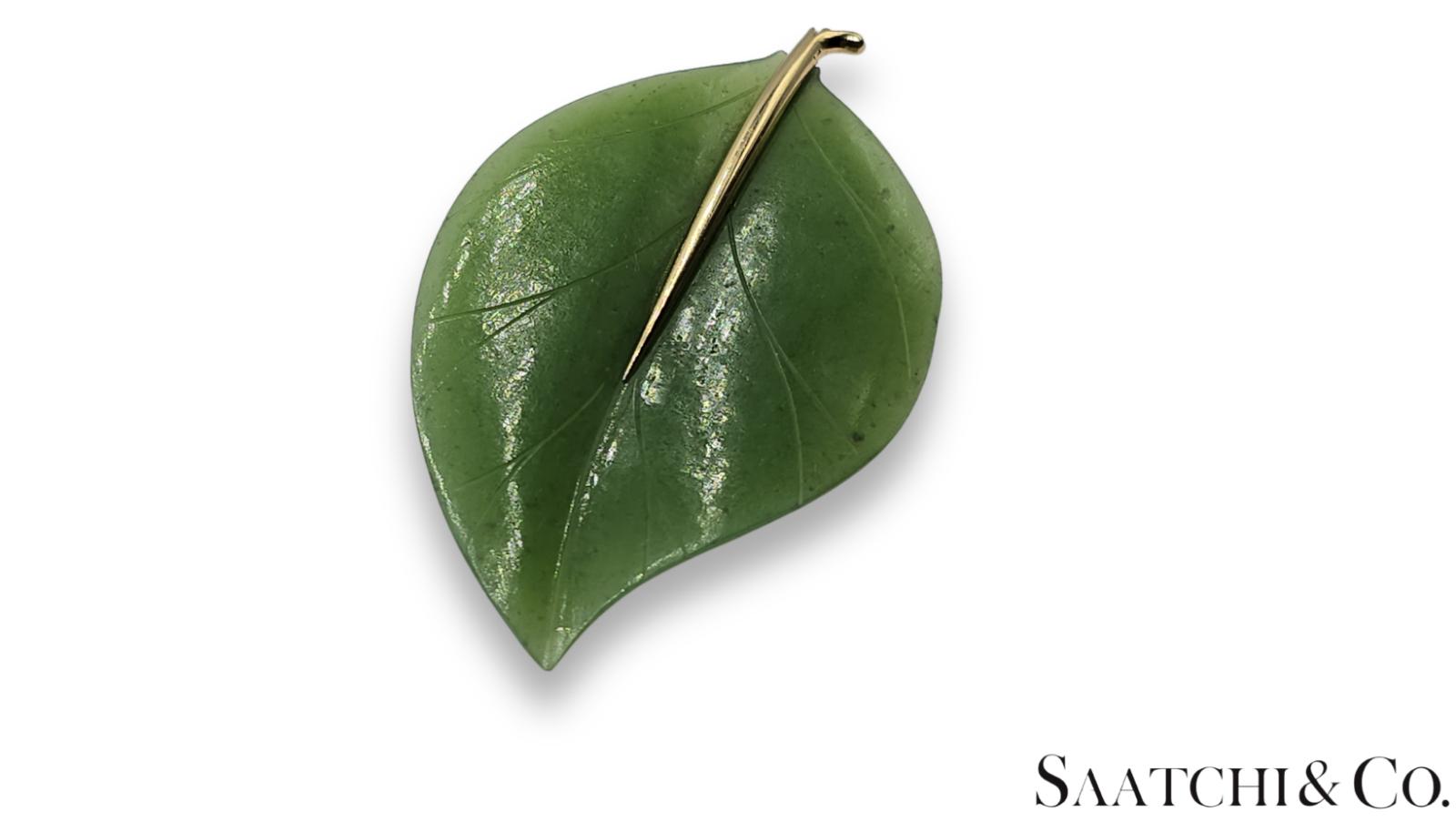 14K (585) Yellow Gold Natural Jade Stone Leaf Shape: Brooch/Pin
