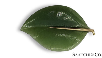 14K (585) Yellow Gold Natural Jade Stone Leaf Shape: Brooch/Pin