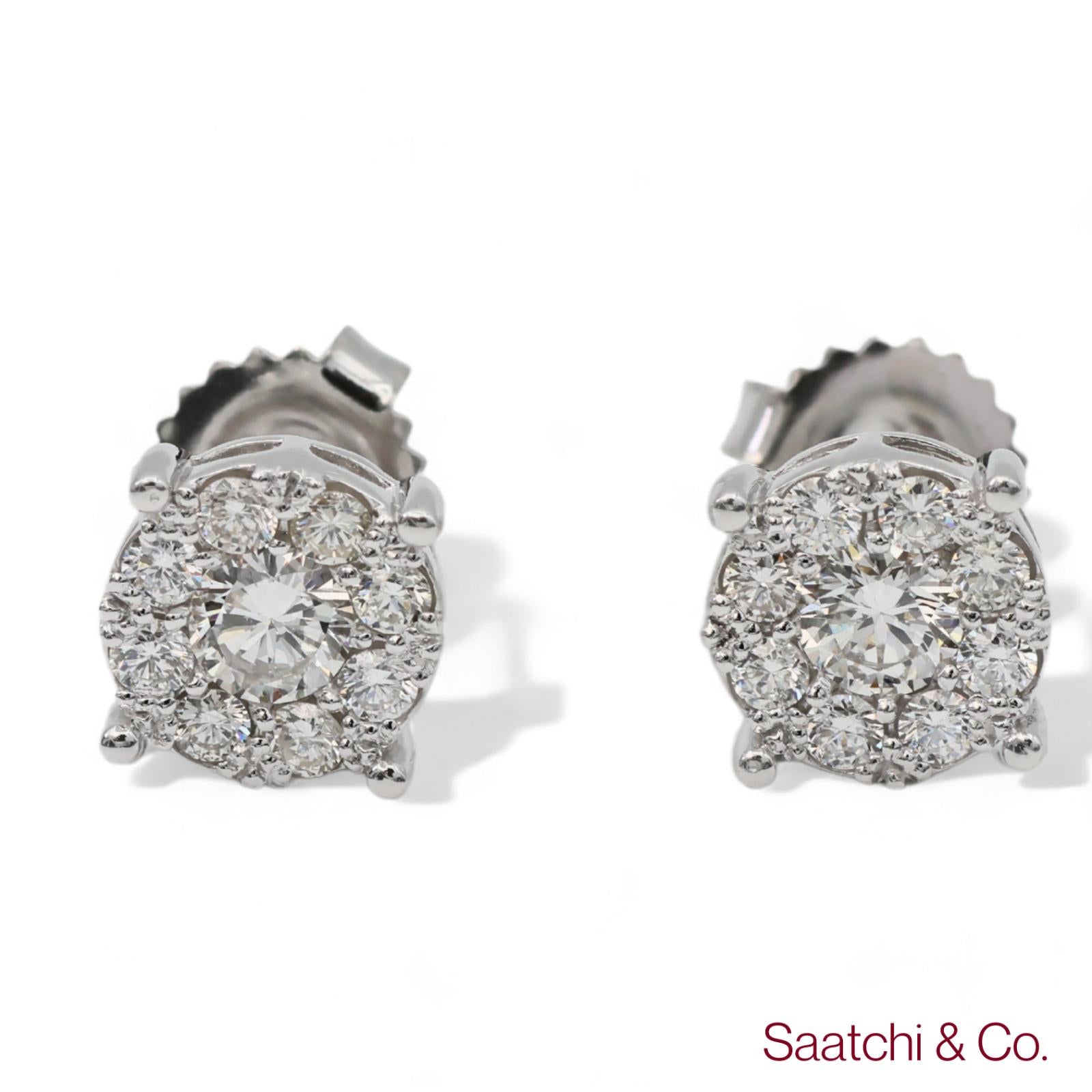 14k (585) White Gold Round Cut Diamond Cluster Stud Earrings
