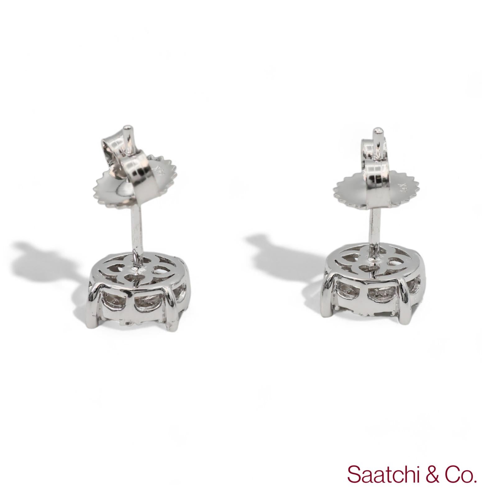 14k (585) White Gold Round Cut Diamond Cluster Stud Earrings