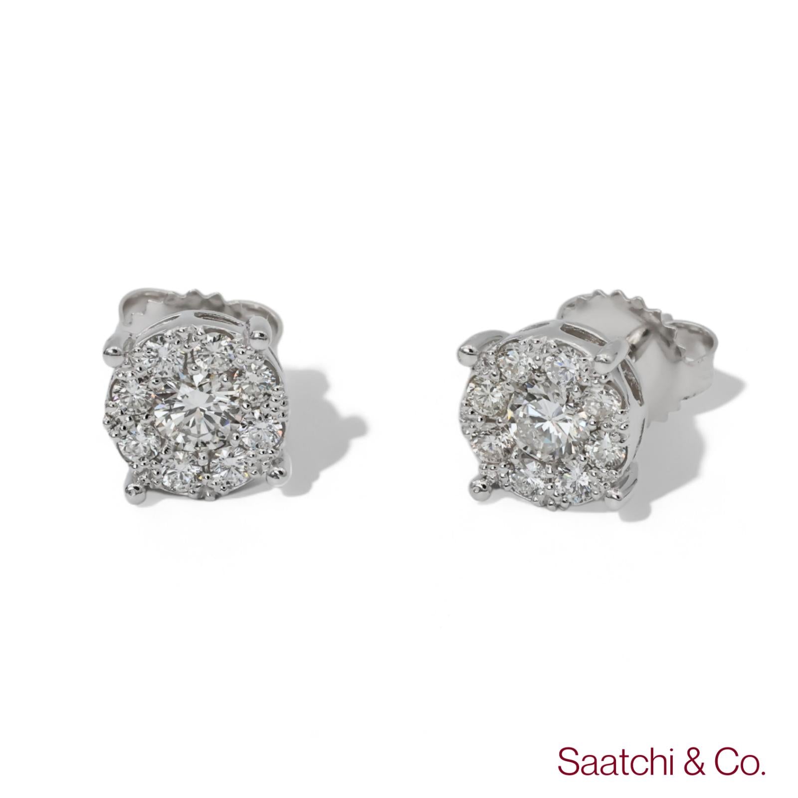 14k (585) White Gold Round Cut Diamond Cluster Stud Earrings