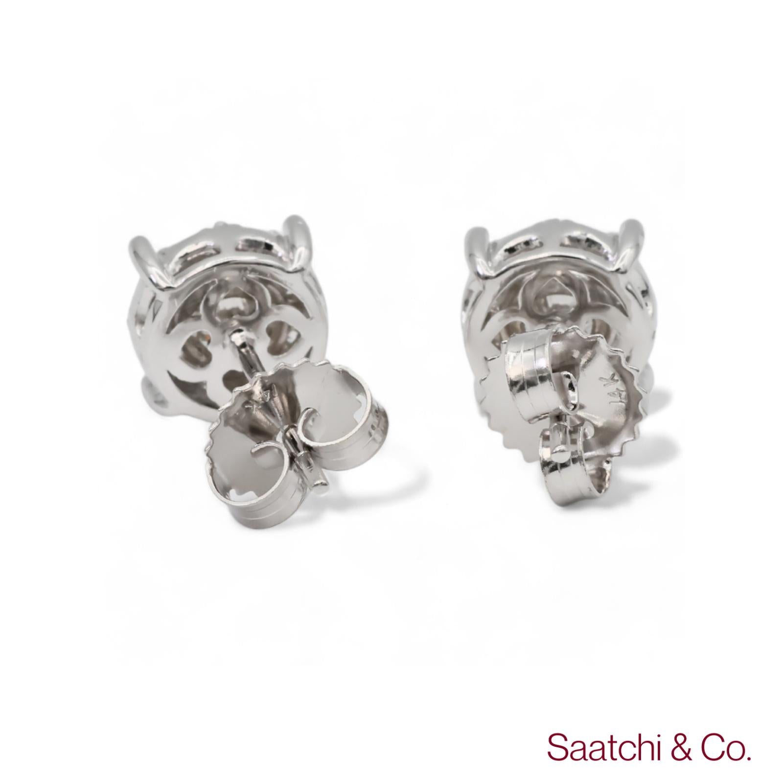 14k (585) White Gold Round Cut Diamond Cluster Stud Earrings