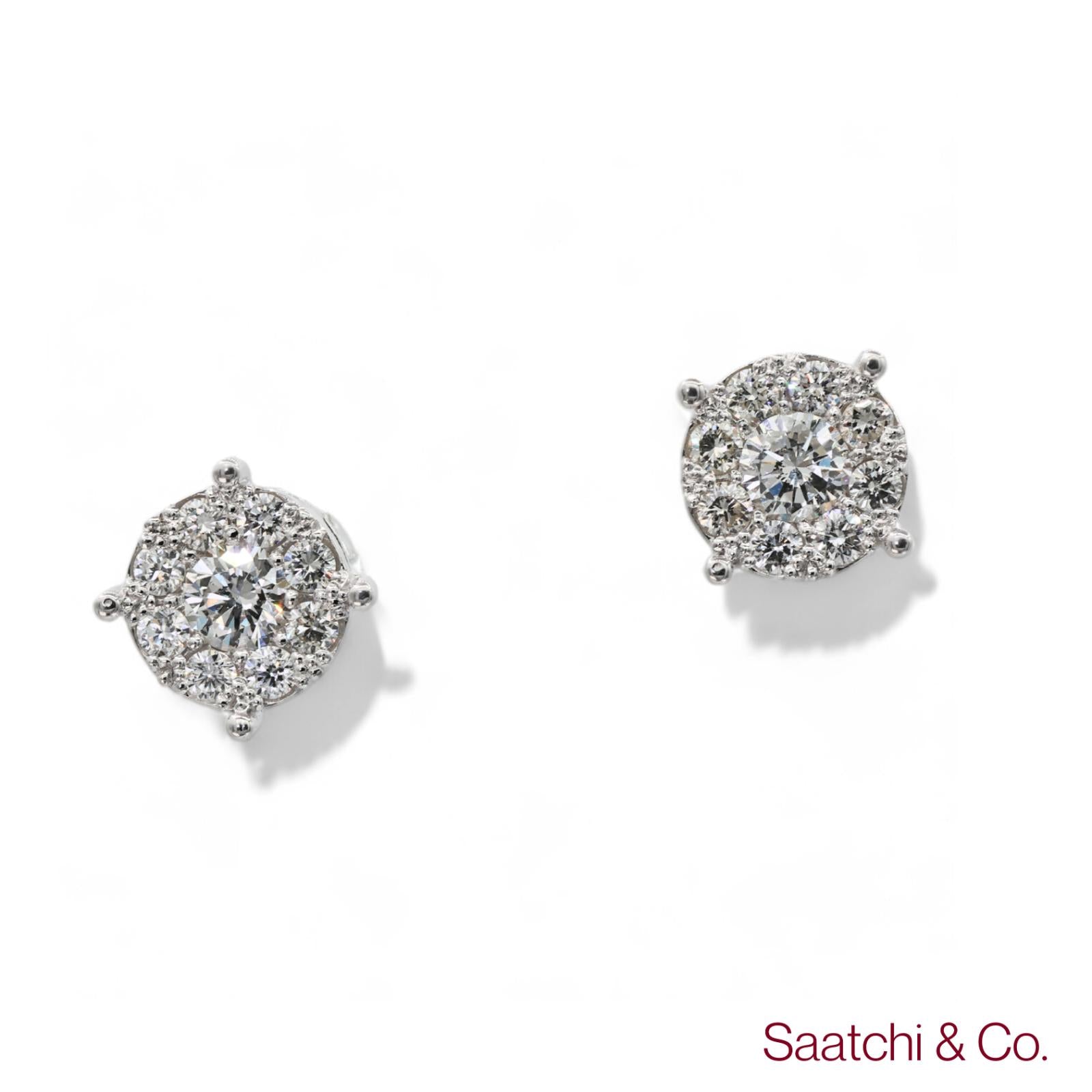 14k (585) White Gold Round Cut Diamond Cluster Stud Earrings
