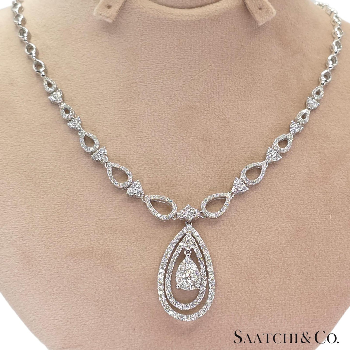 18K (750) White Gold and Natural Diamond Drop Pearl Shape Necklace