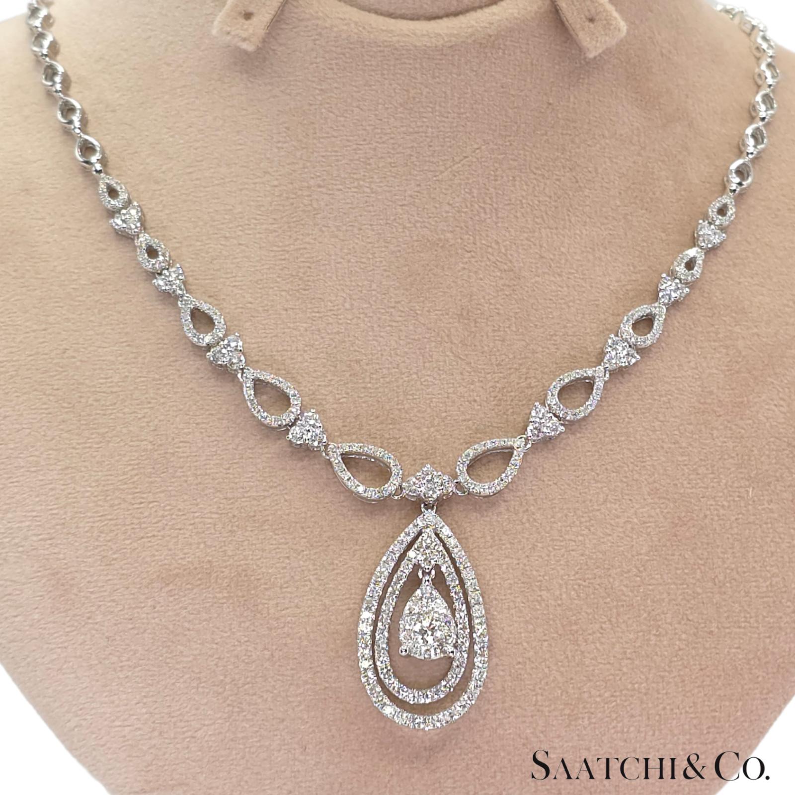 18K (750) White Gold and Natural Diamond Drop Pearl Shape Necklace