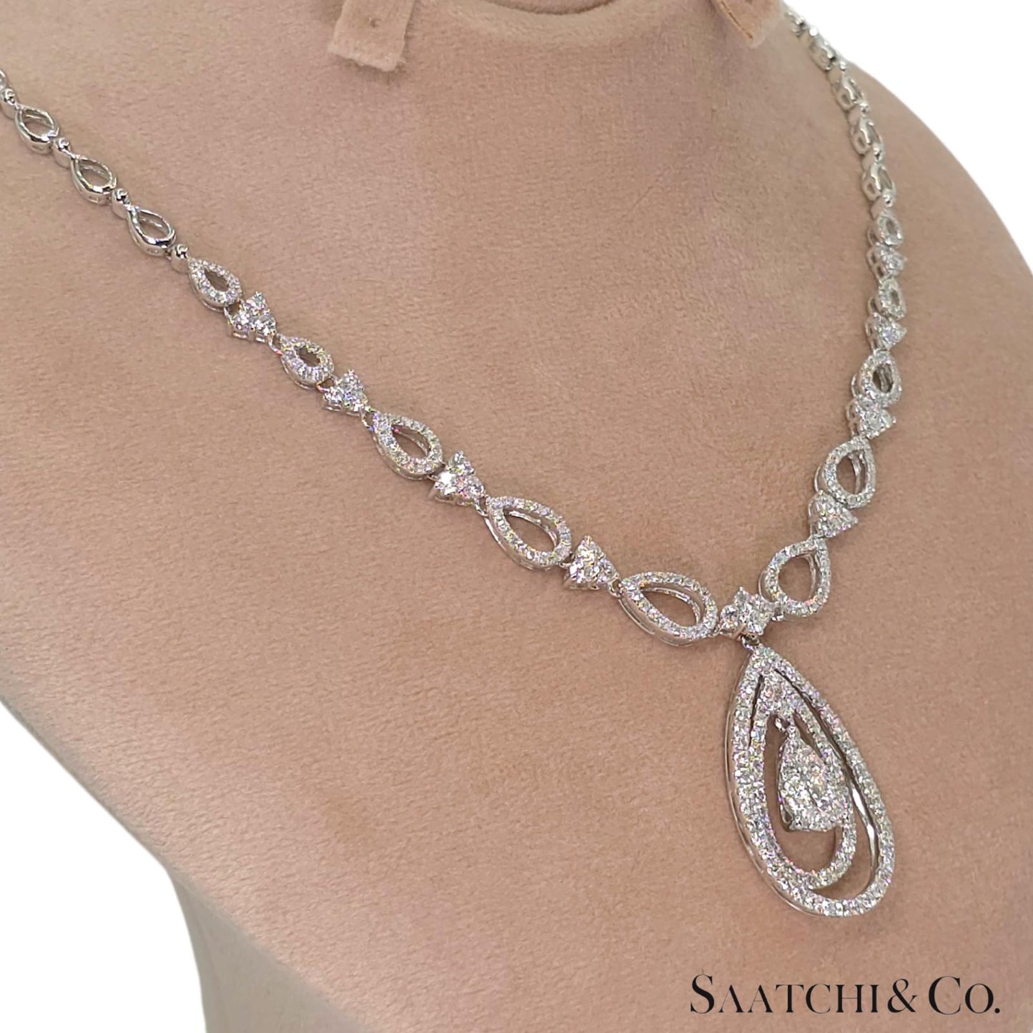 18K (750) White Gold and Natural Diamond Drop Pearl Shape Necklace