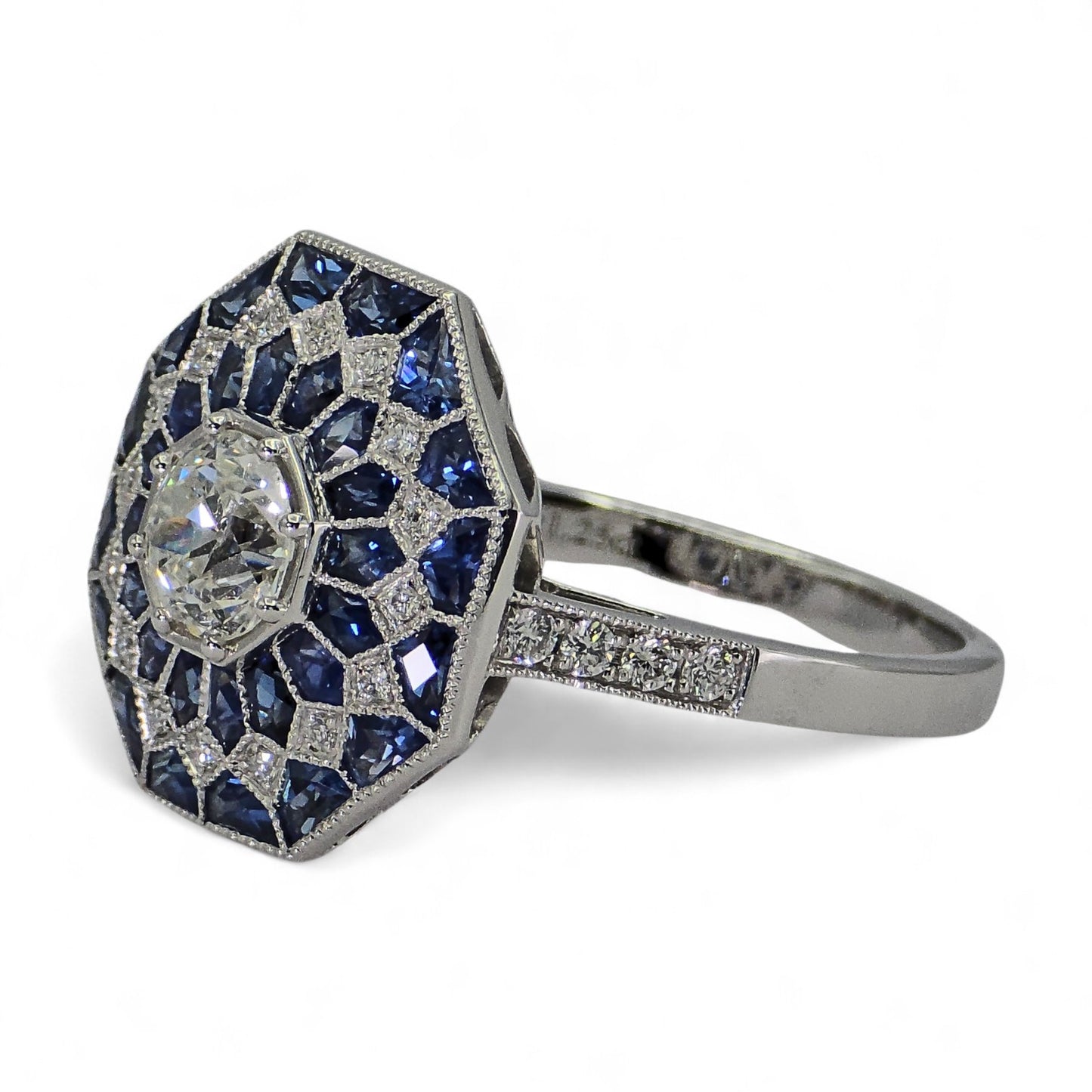 Stunning Brand New Platinum (950) Natural VVS Diamond & Blue Sapphire: Ring